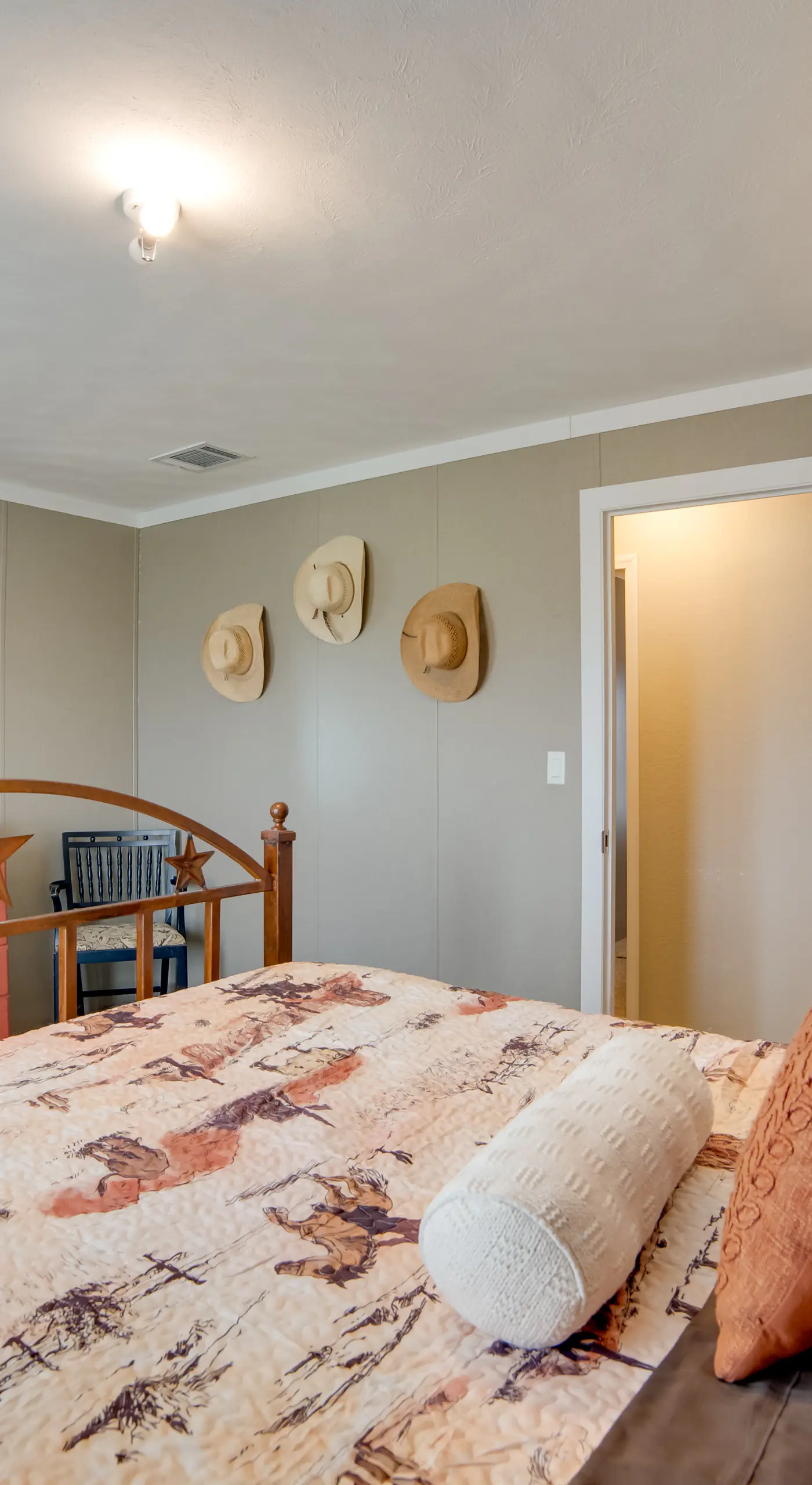 Steps to WES Arena: Pet-Friendly Cabin w/ Deck!
