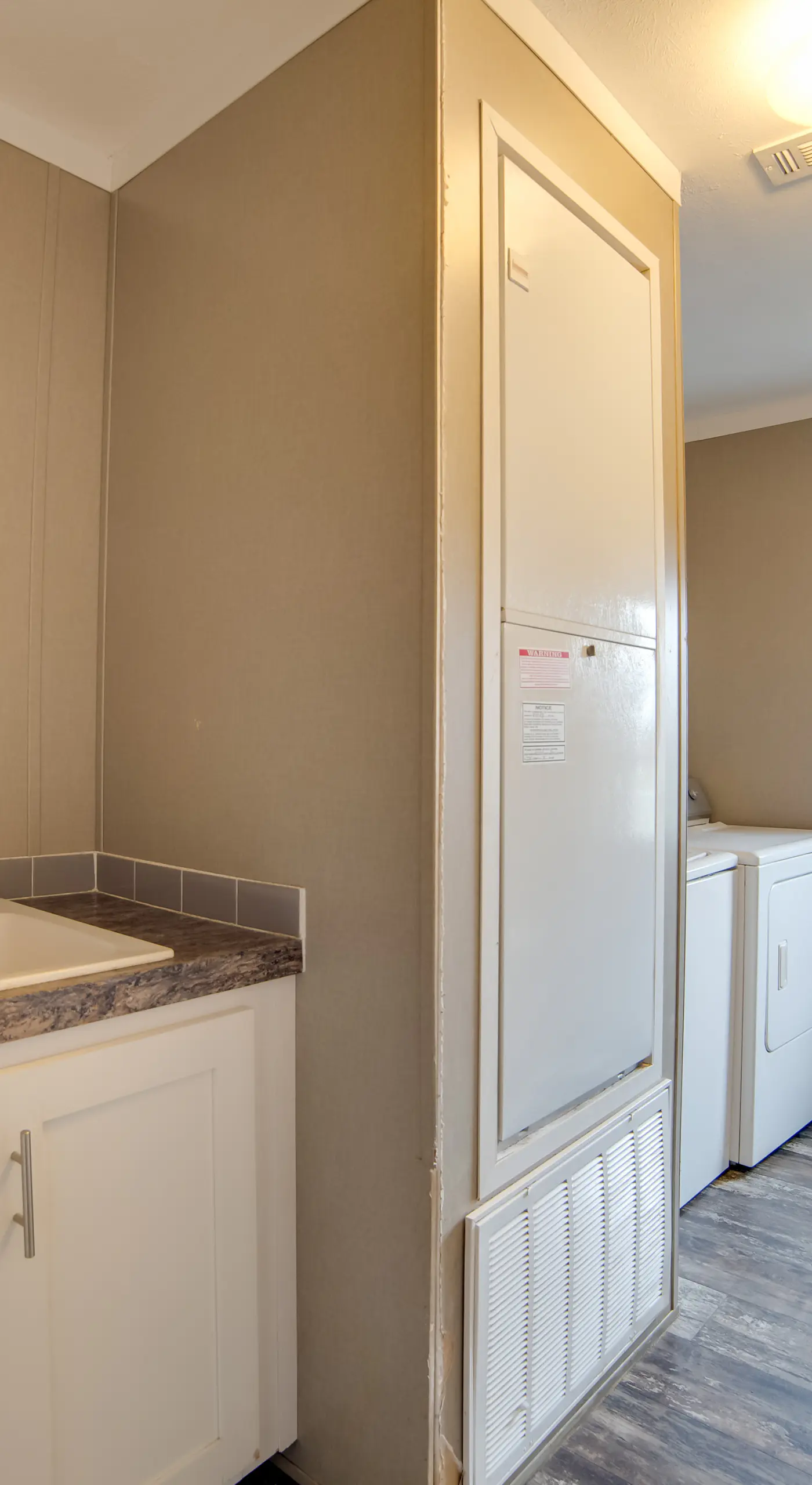 Steps to WES Arena: Pet-Friendly Cabin w/ Deck!