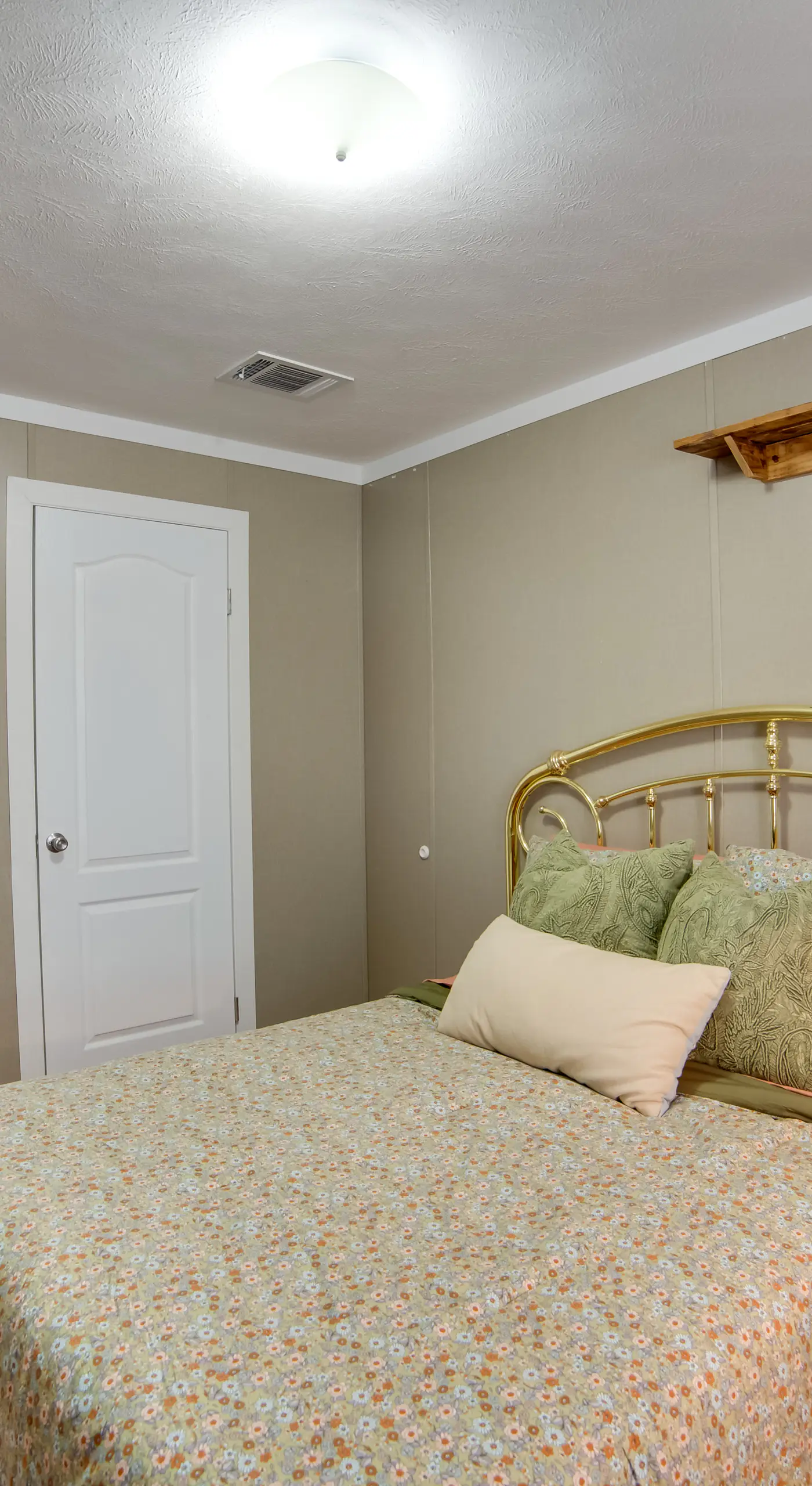Steps to WES Arena: Pet-Friendly Cabin w/ Deck!