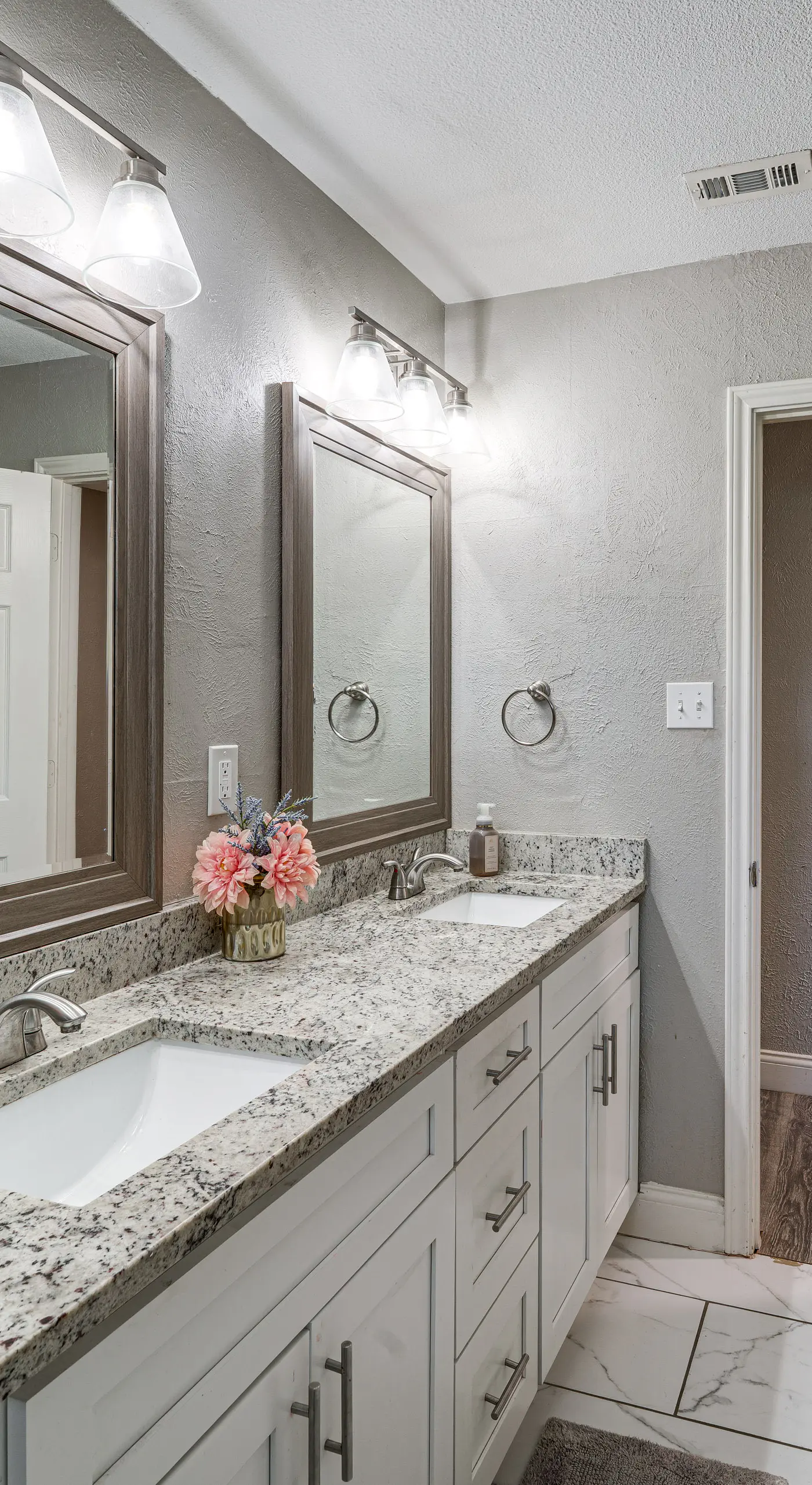 Pet-Friendly Home Near Dallas w/ Private Backyard