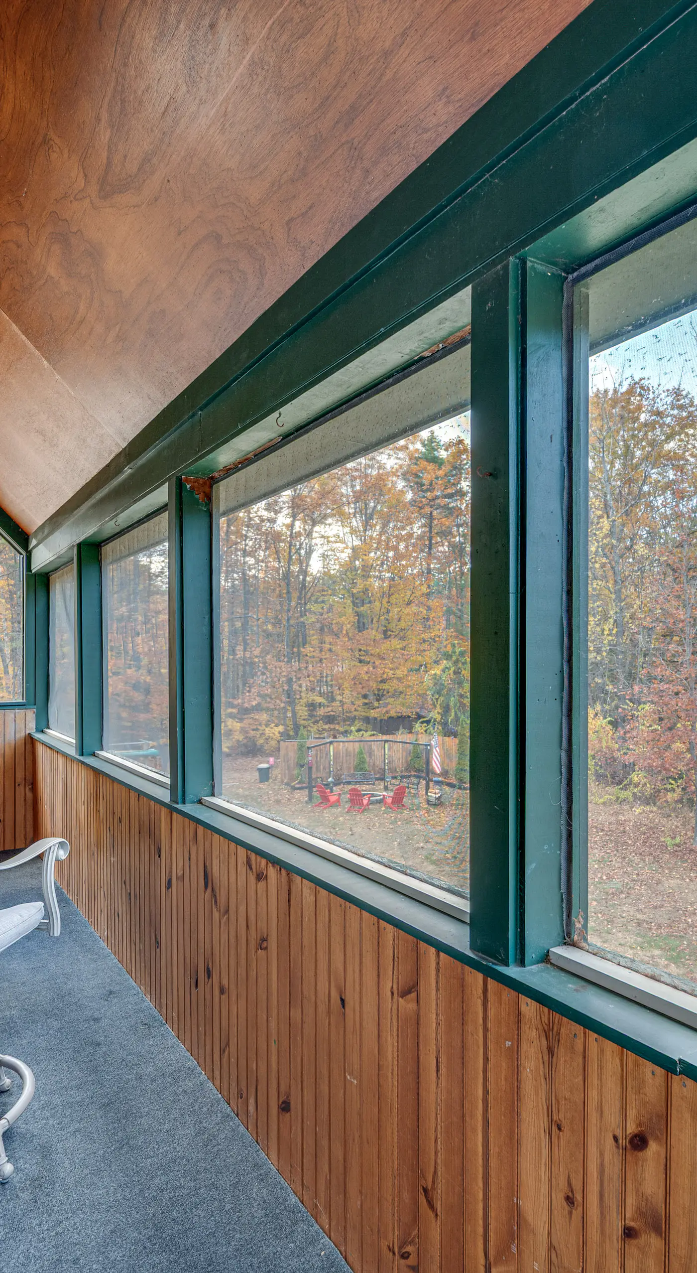 White Mountains Home w/ Hot Tub - Walk to Town!