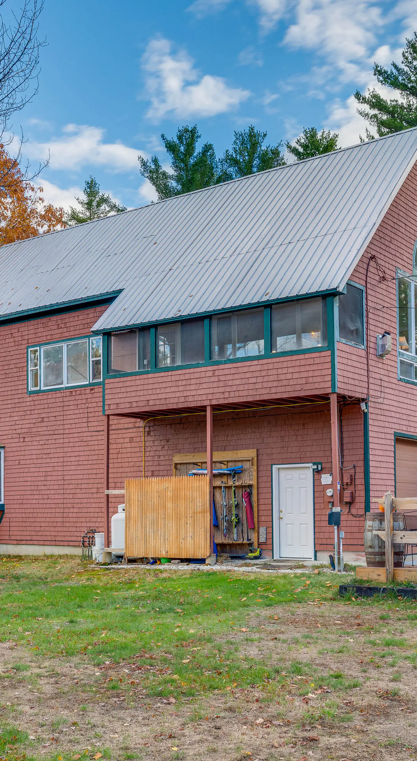 White Mountains Home w/ Hot Tub - Walk to Town!