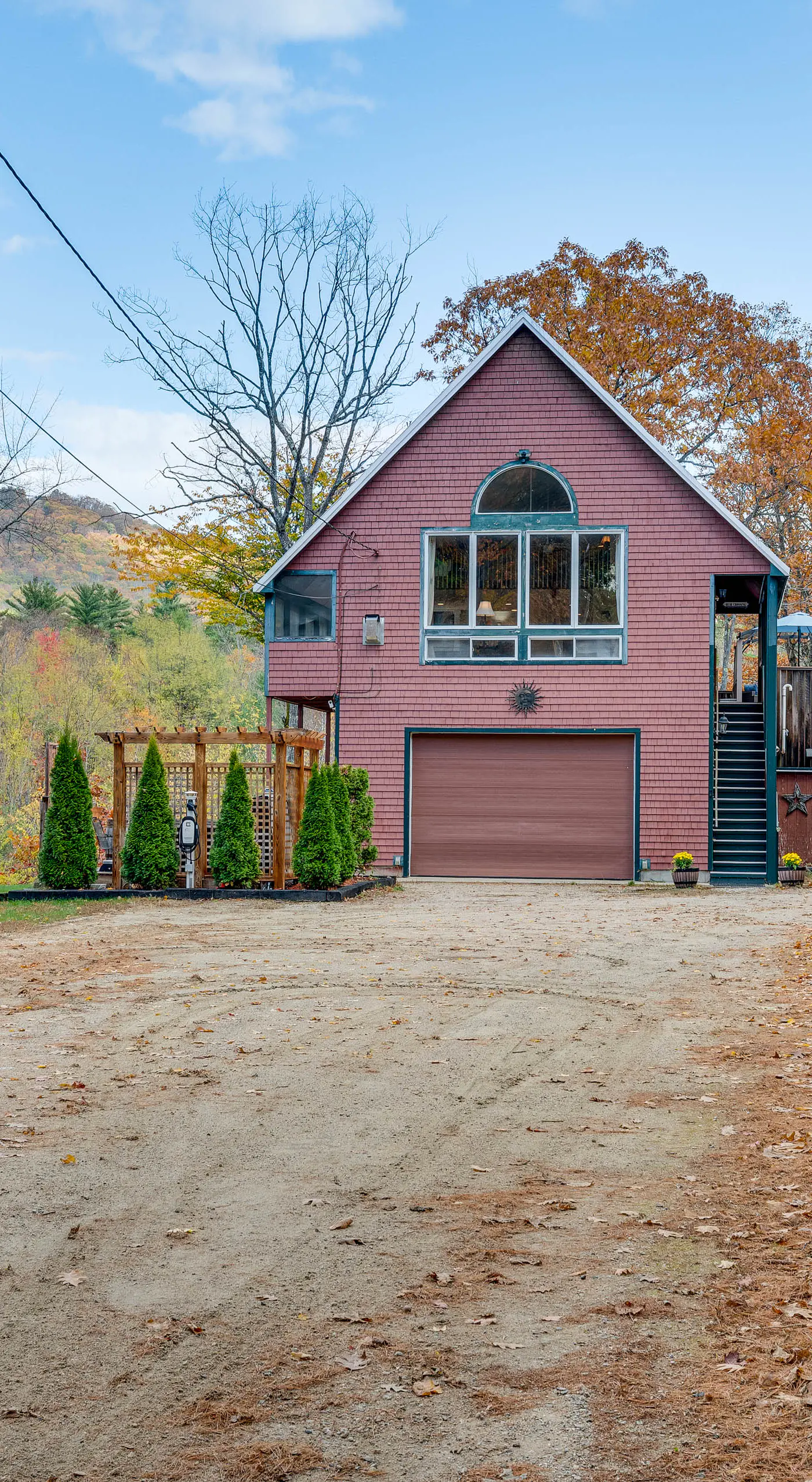 White Mountains Home w/ Hot Tub - Walk to Town!