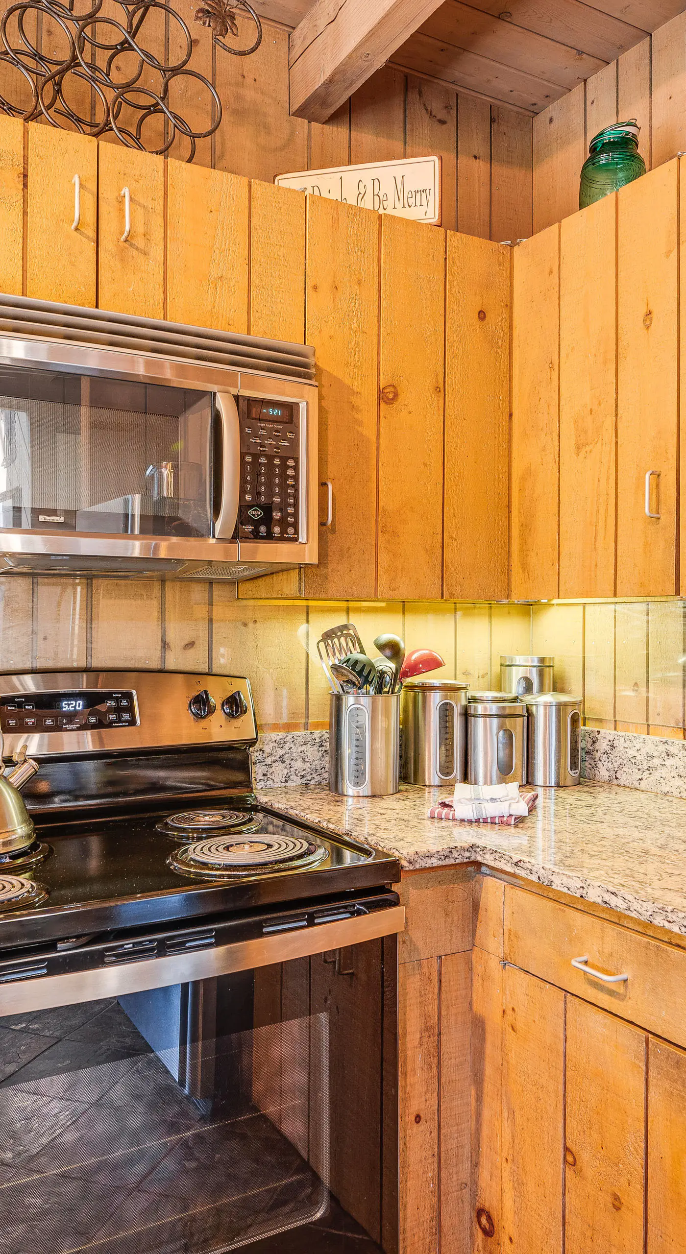 0.5 Mi to Dtwn & Trails: Conway Condo w/ Hot Tub!