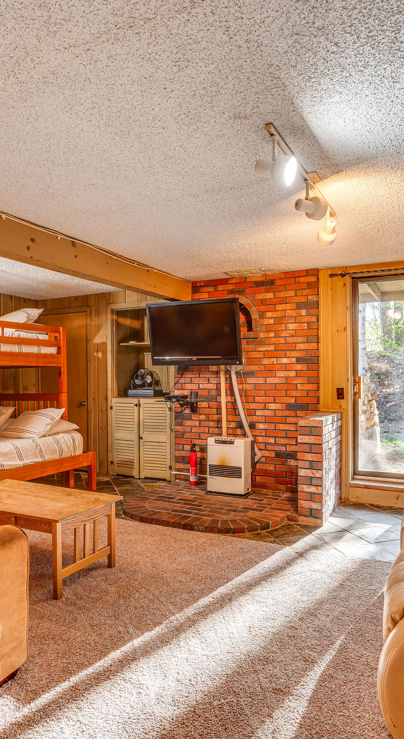 0.5 Mi to Dtwn & Trails: Conway Condo w/ Hot Tub!