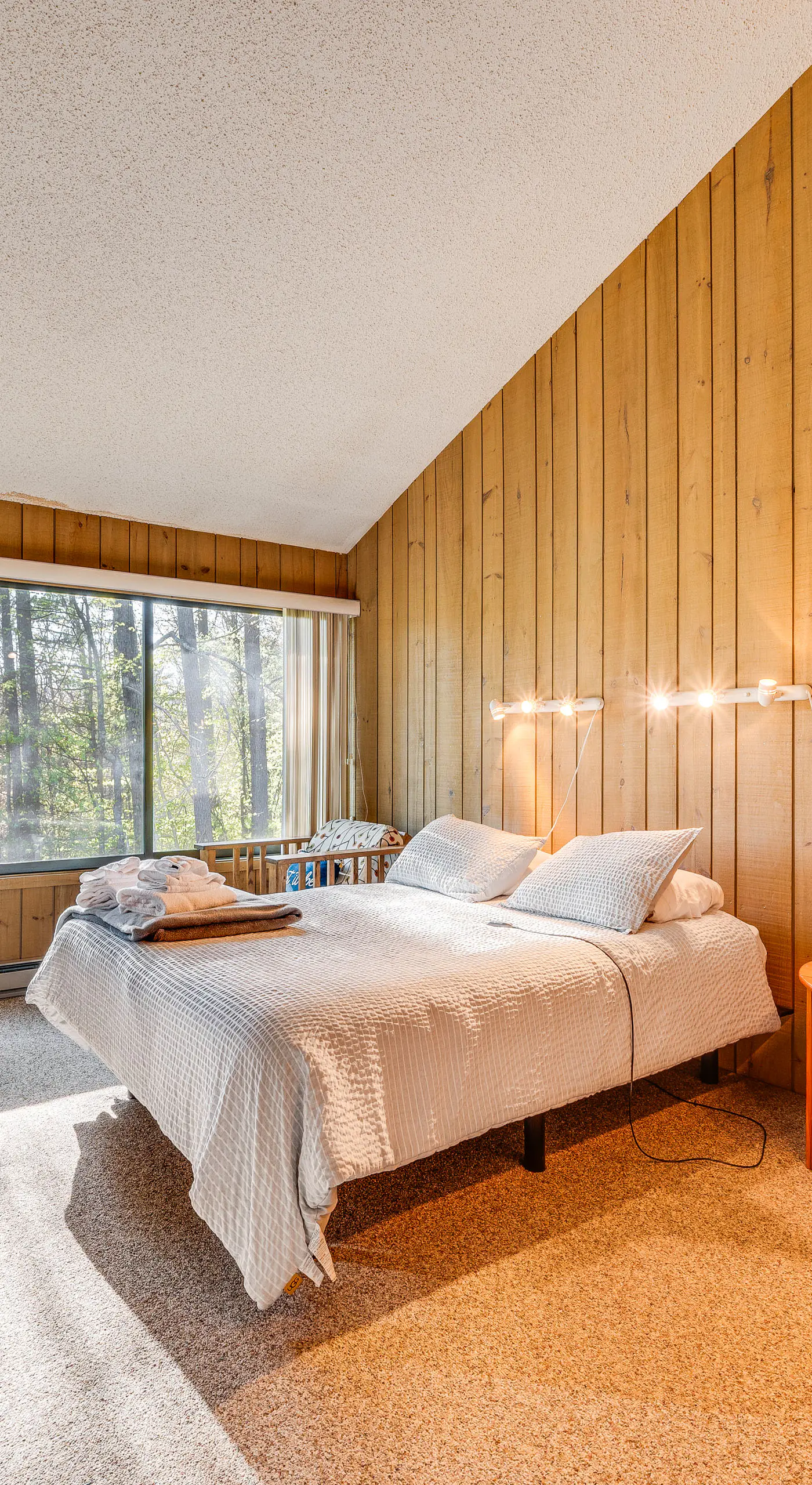 0.5 Mi to Dtwn & Trails: Conway Condo w/ Hot Tub!