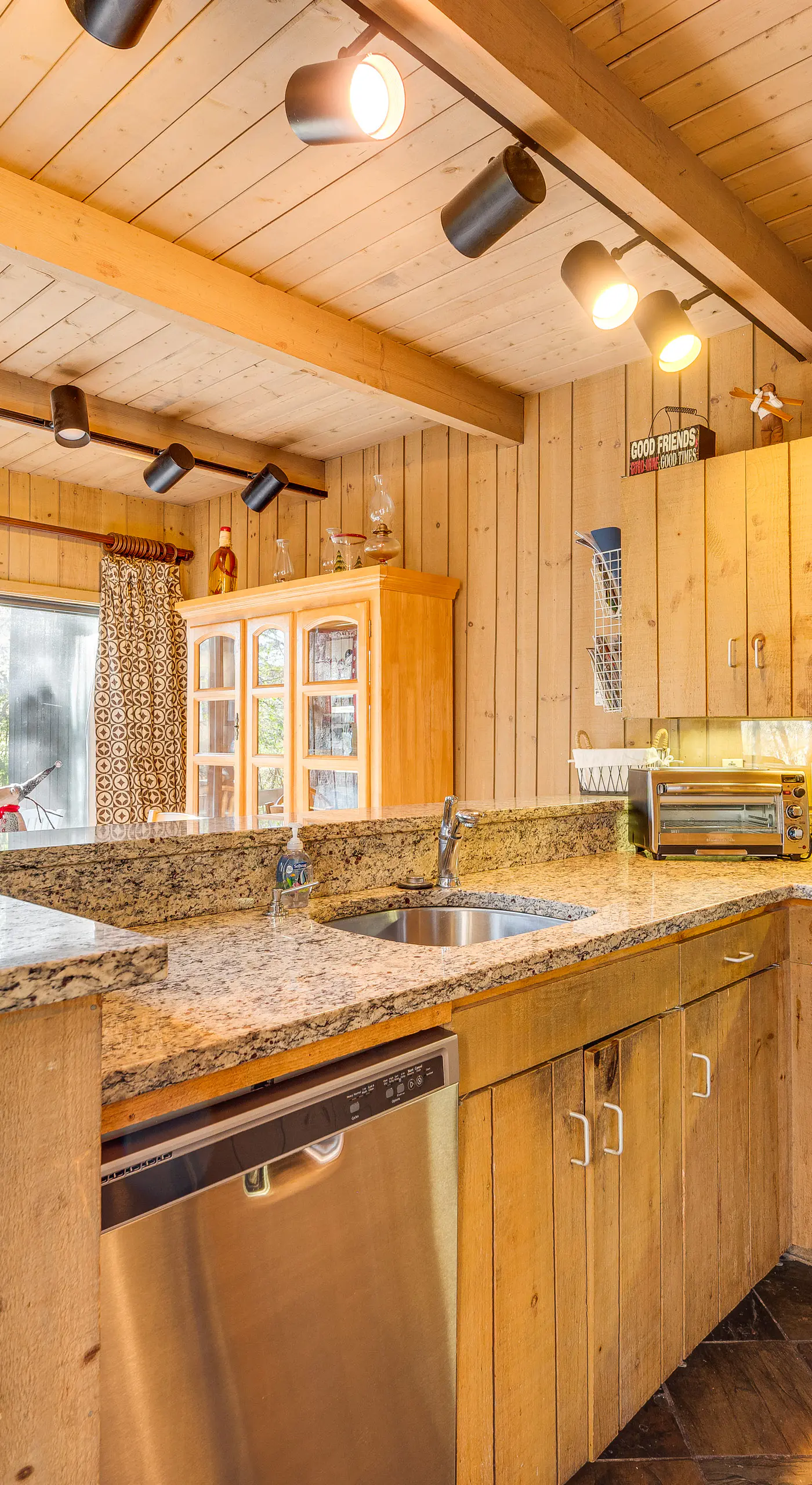 0.5 Mi to Dtwn & Trails: Conway Condo w/ Hot Tub!