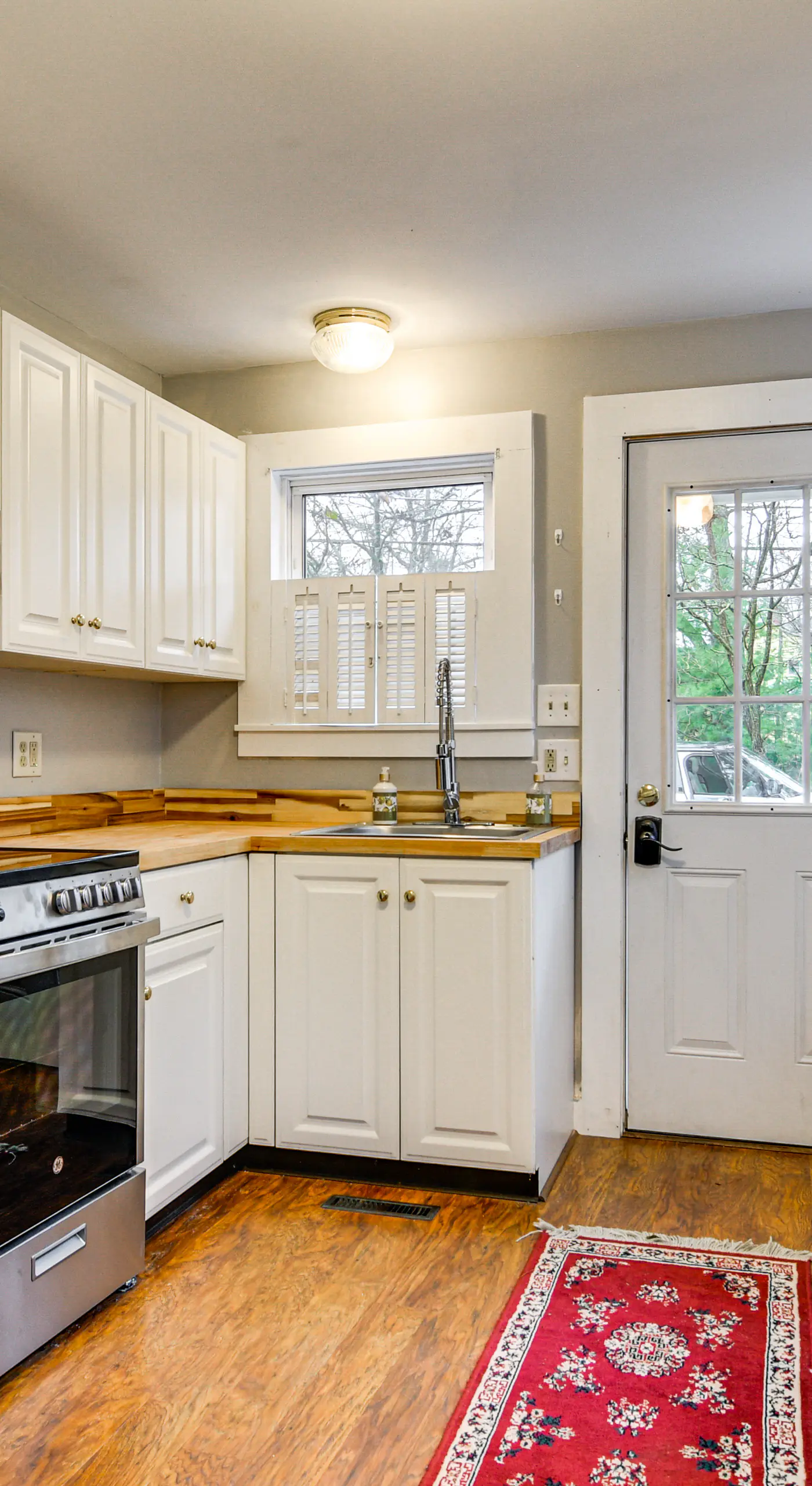 Ski, Hike & Fish: Dog-Friendly Gem in Conway