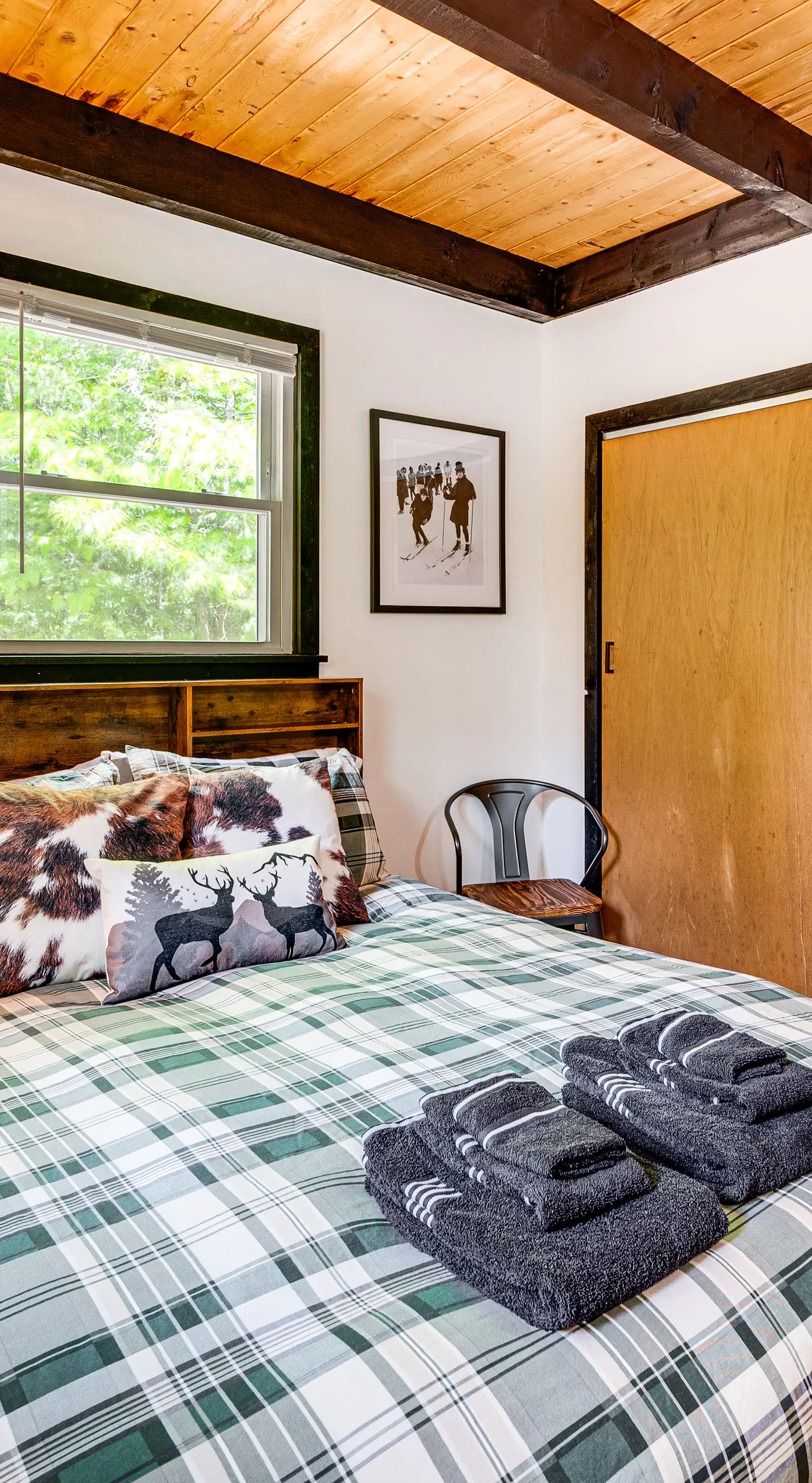 2 Mi to Conway: Cozy Cabin w/ Grill & Yard!
