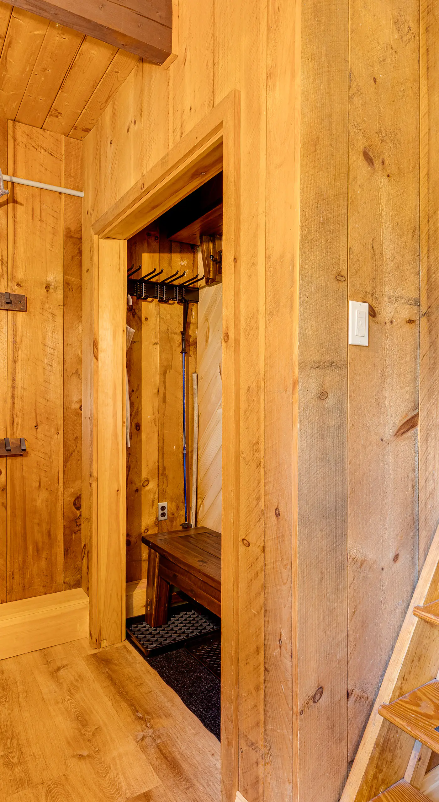 2 Mi to Conway: Cozy Cabin w/ Grill & Yard!