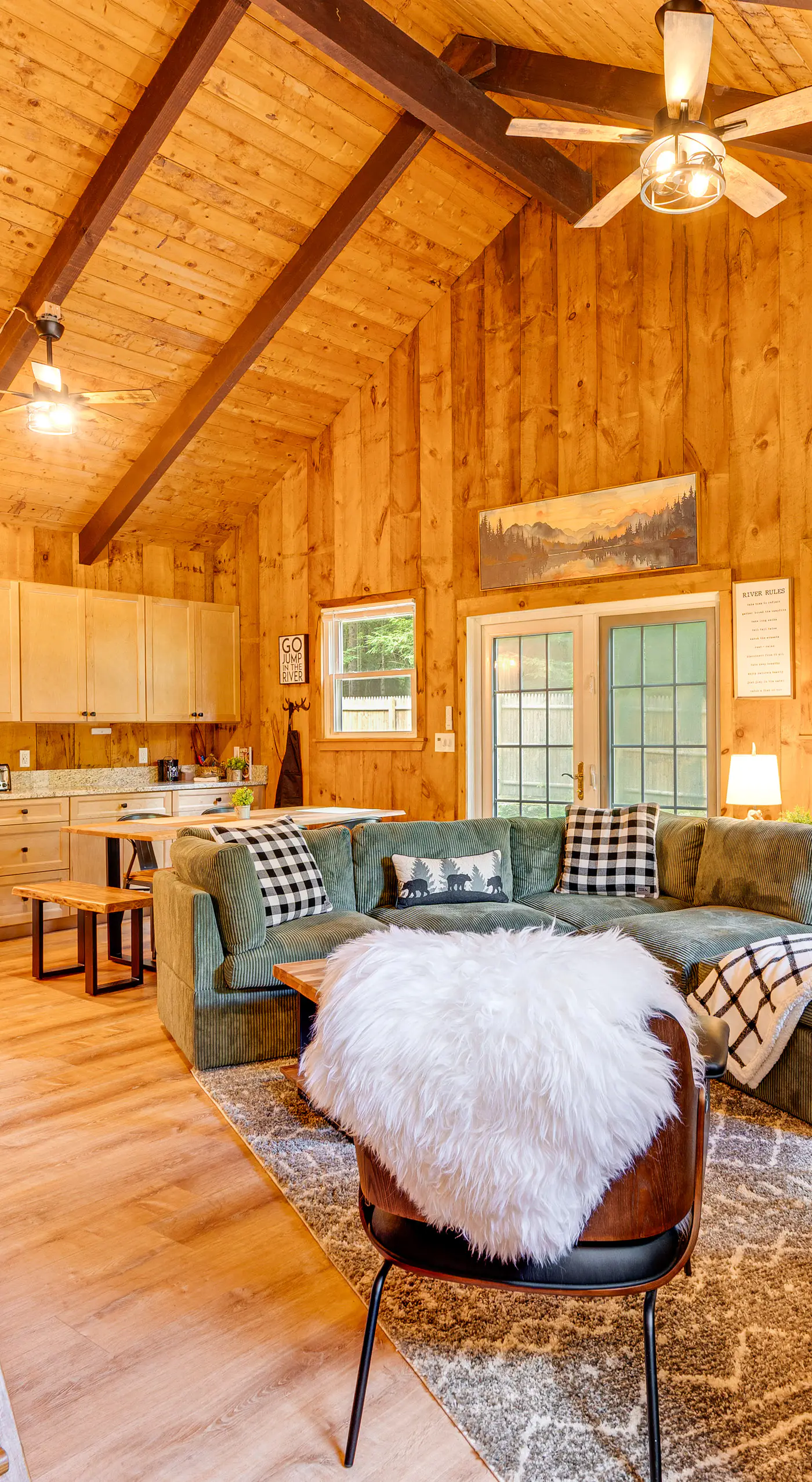 2 Mi to Conway: Cozy Cabin w/ Grill & Yard!