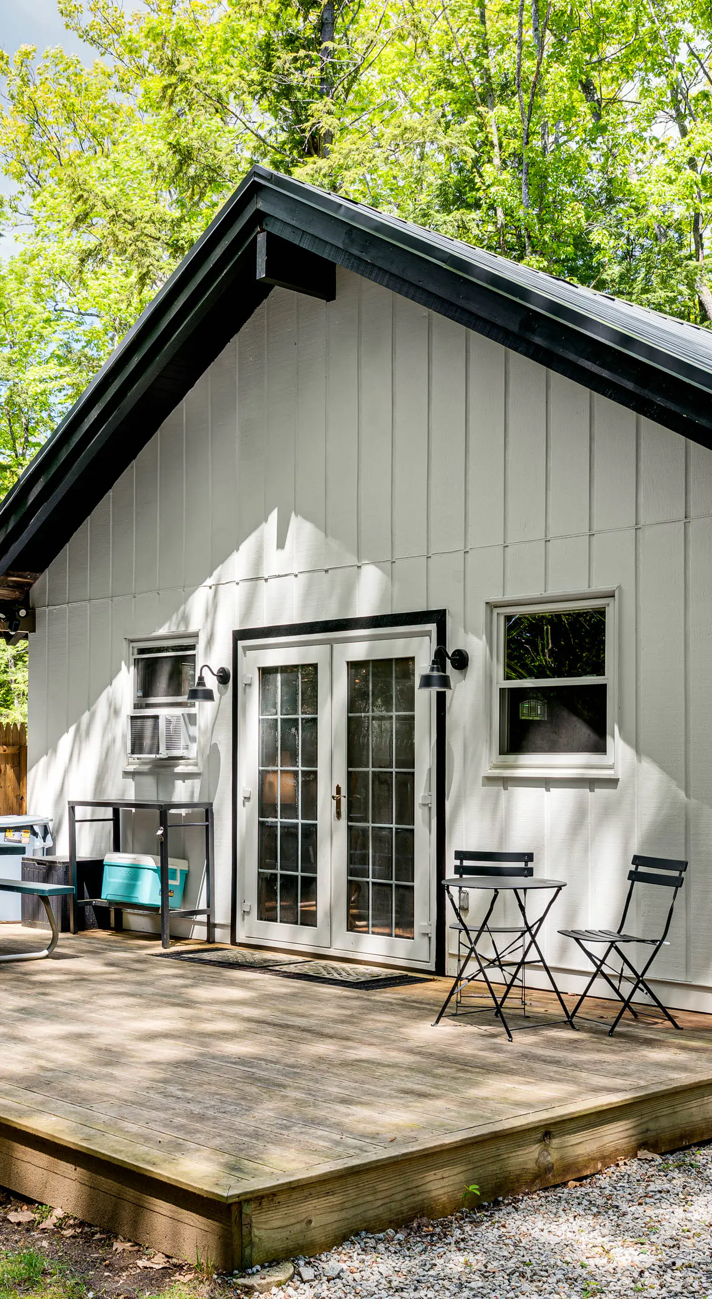 2 Mi to Conway: Cozy Cabin w/ Grill & Yard!