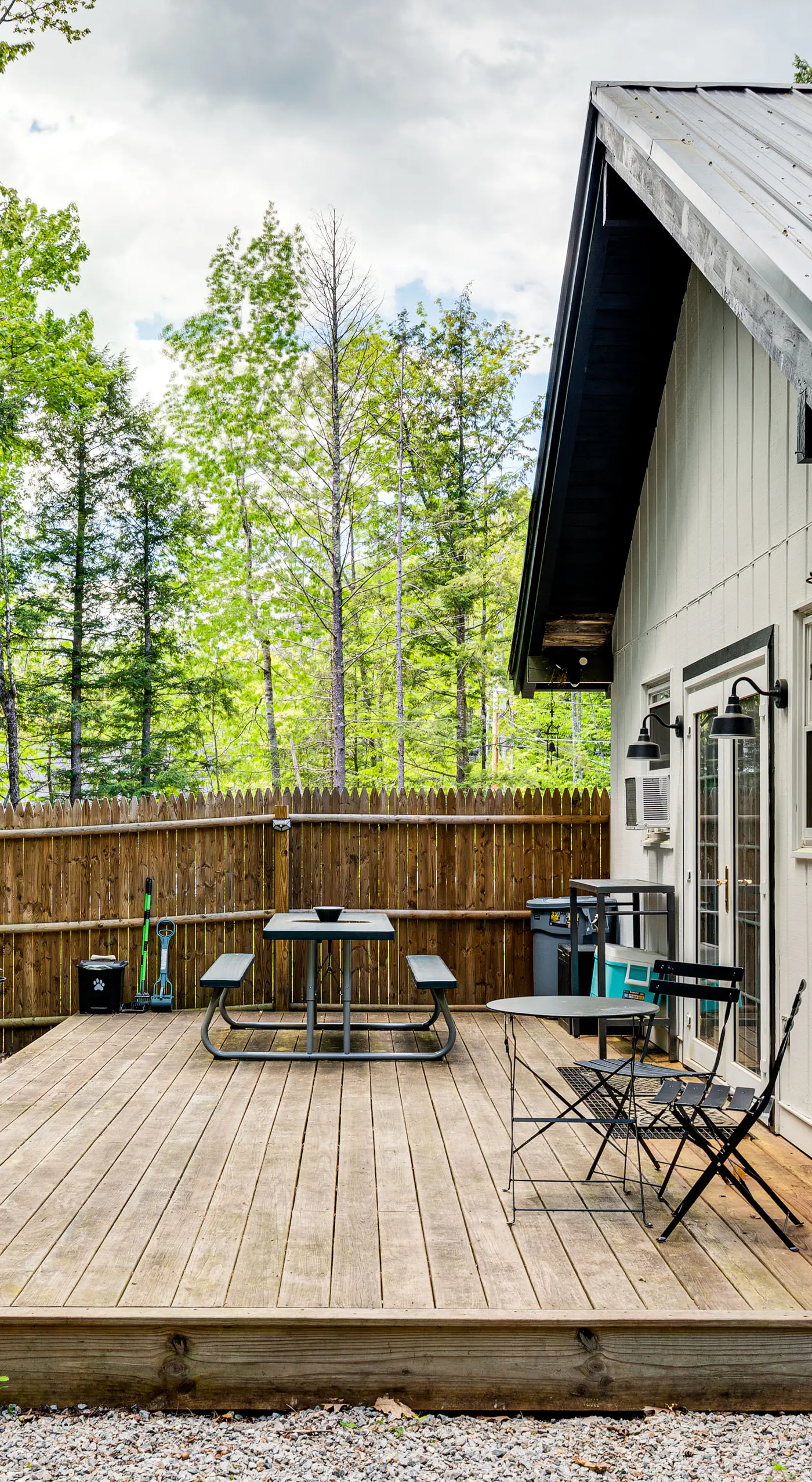 2 Mi to Conway: Cozy Cabin w/ Grill & Yard!