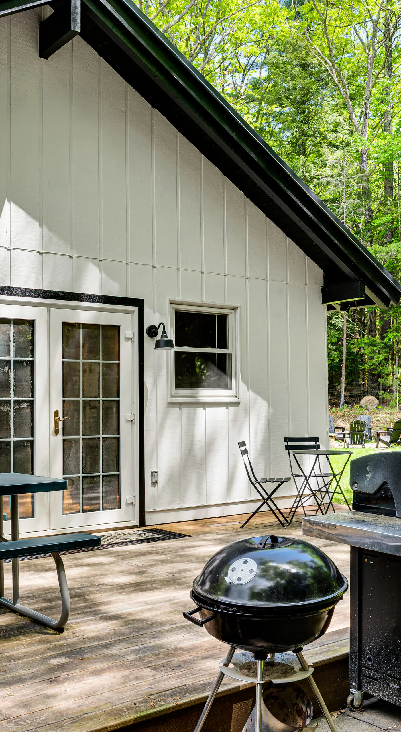 2 Mi to Conway: Cozy Cabin w/ Grill & Yard!