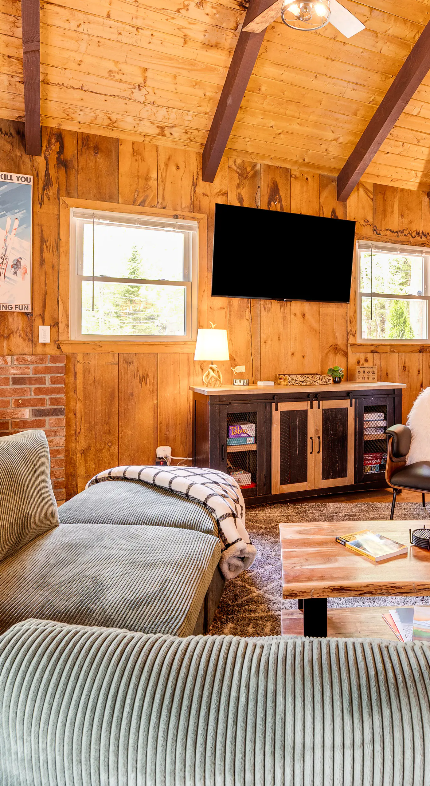 2 Mi to Conway: Cozy Cabin w/ Grill & Yard!