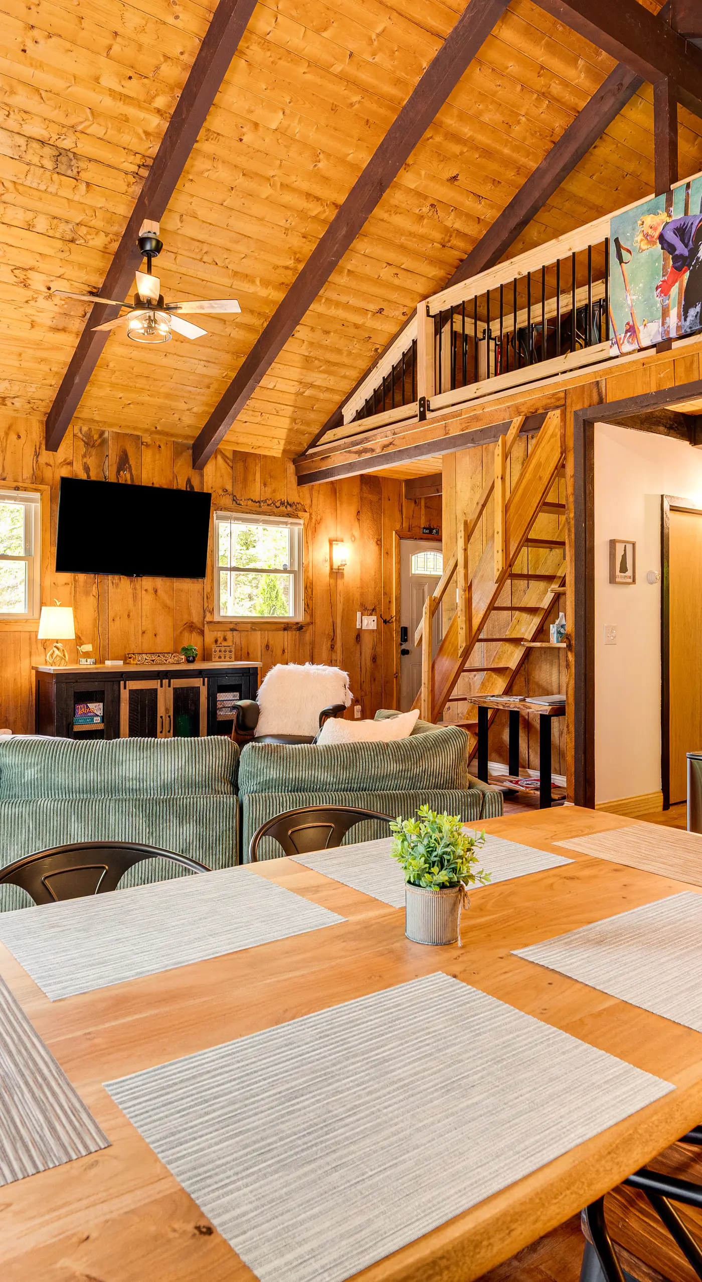 2 Mi to Conway: Cozy Cabin w/ Grill & Yard!