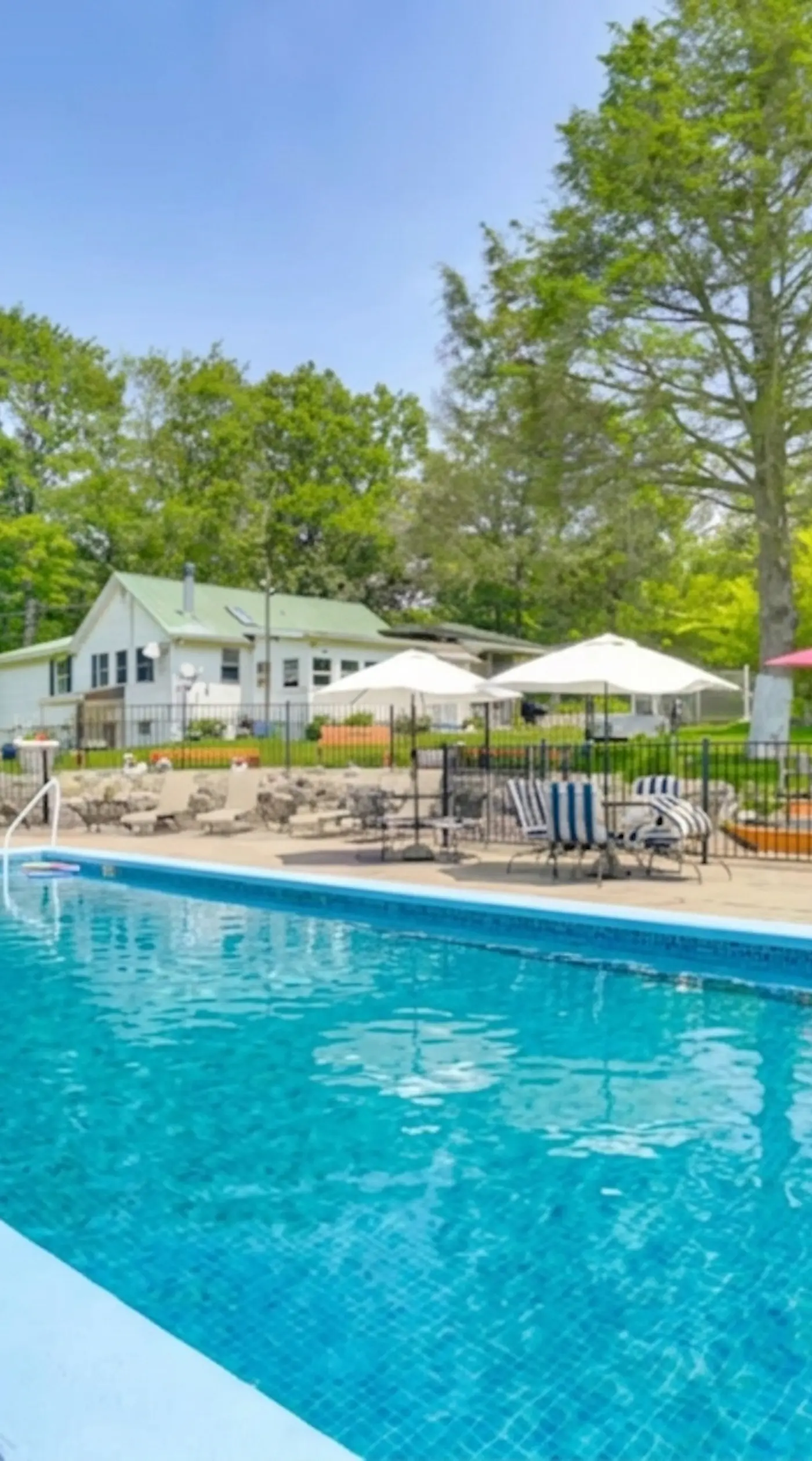 6 Mi to Bethel Woods: Cabin w/ Pool Access