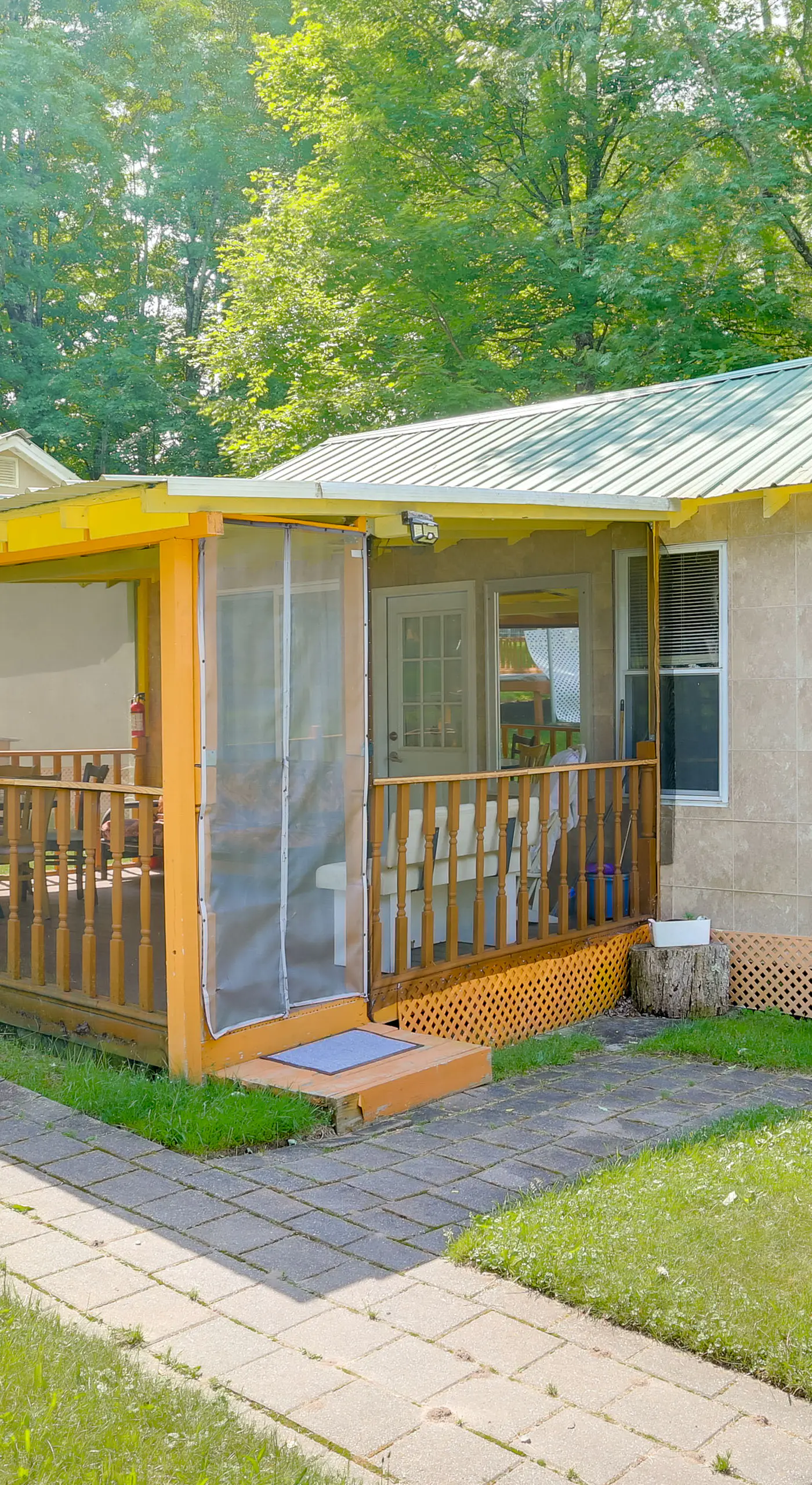 6 Mi to Bethel Woods: Cabin w/ Pool Access