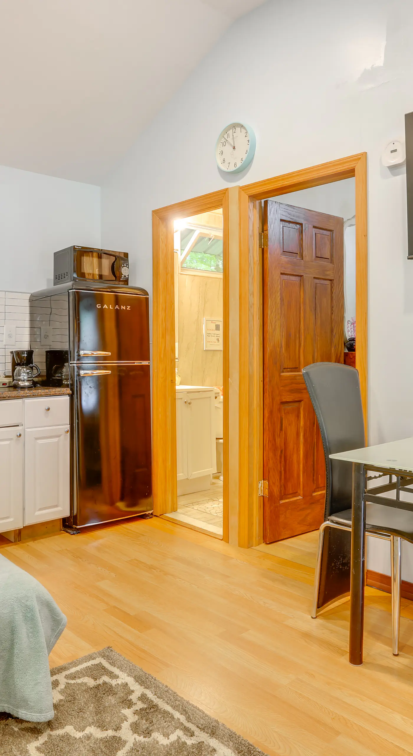 6 Mi to Bethel Woods: Cabin w/ Pool Access