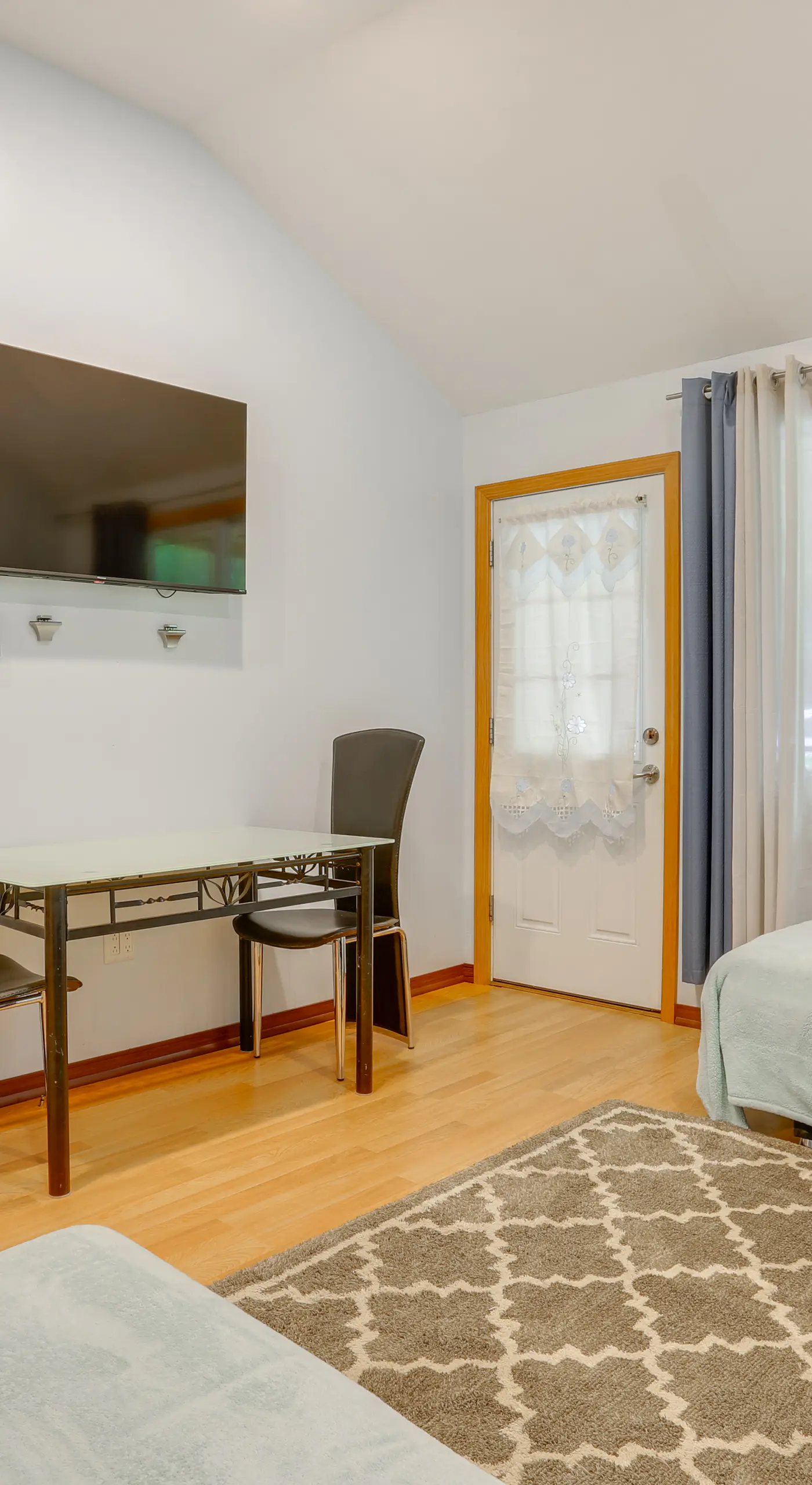 6 Mi to Bethel Woods: Cabin w/ Pool Access
