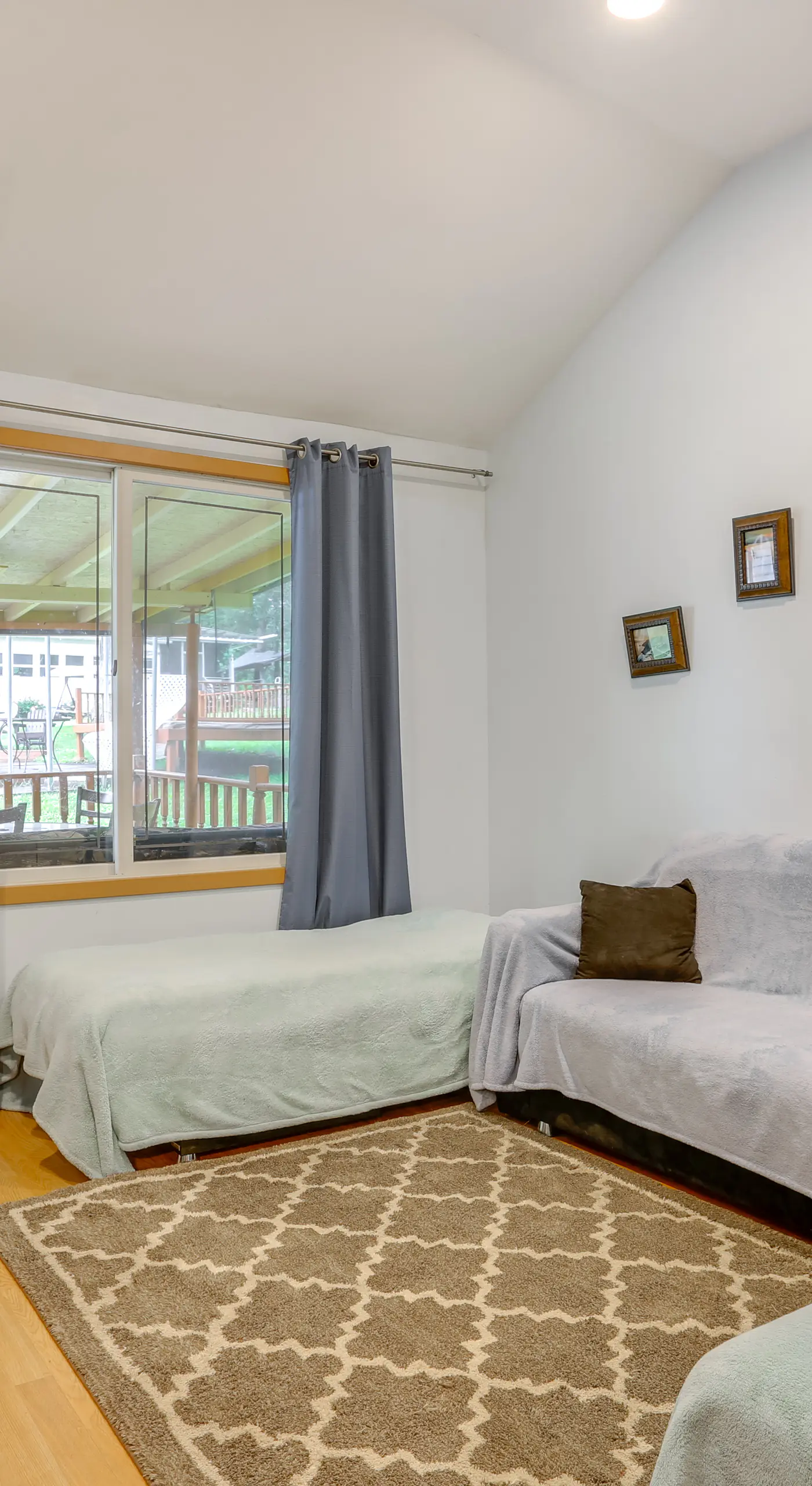 6 Mi to Bethel Woods: Cabin w/ Pool Access