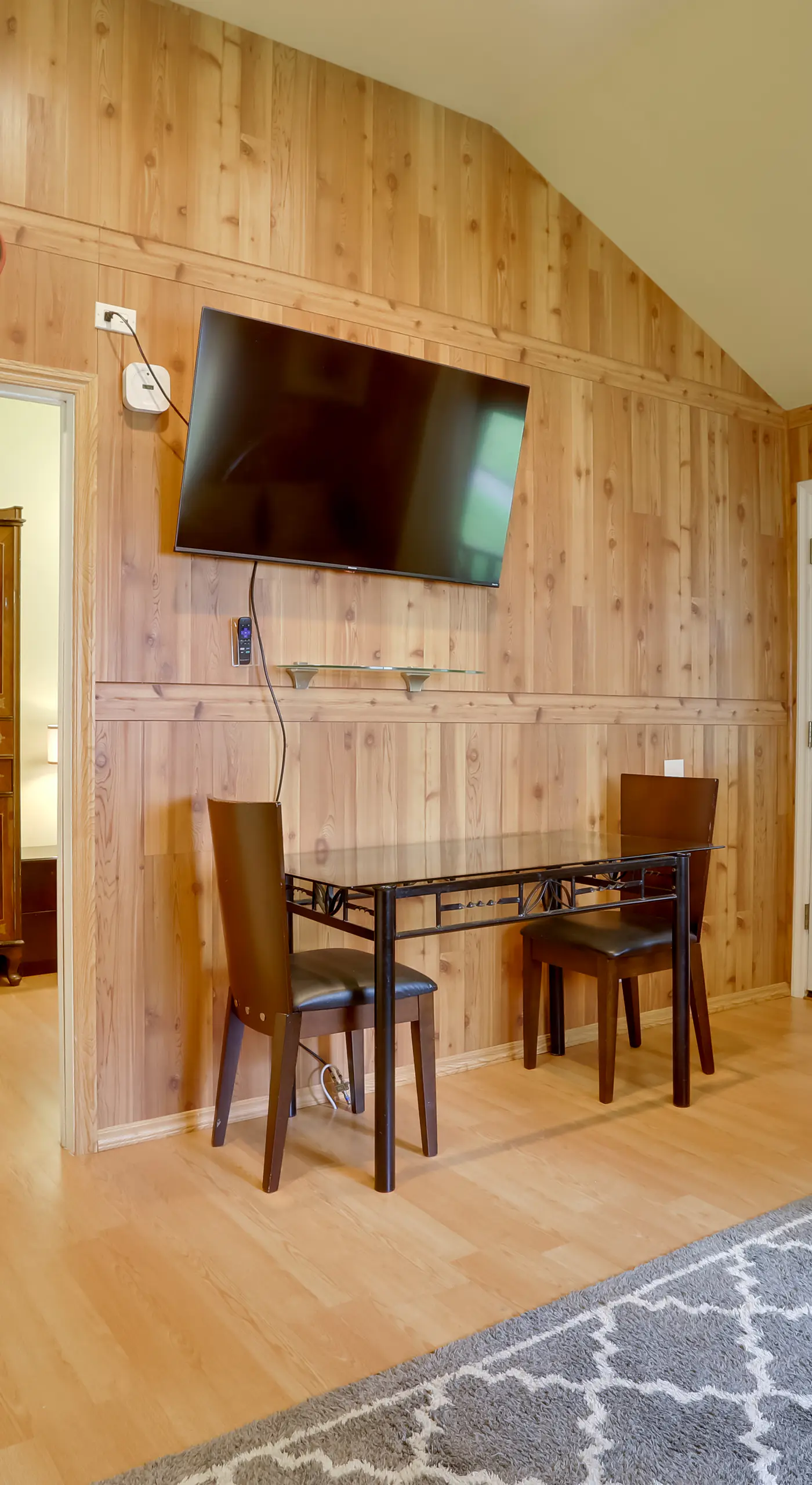 Screened Porch + Fire Pit: Cabin Near Bethel Woods
