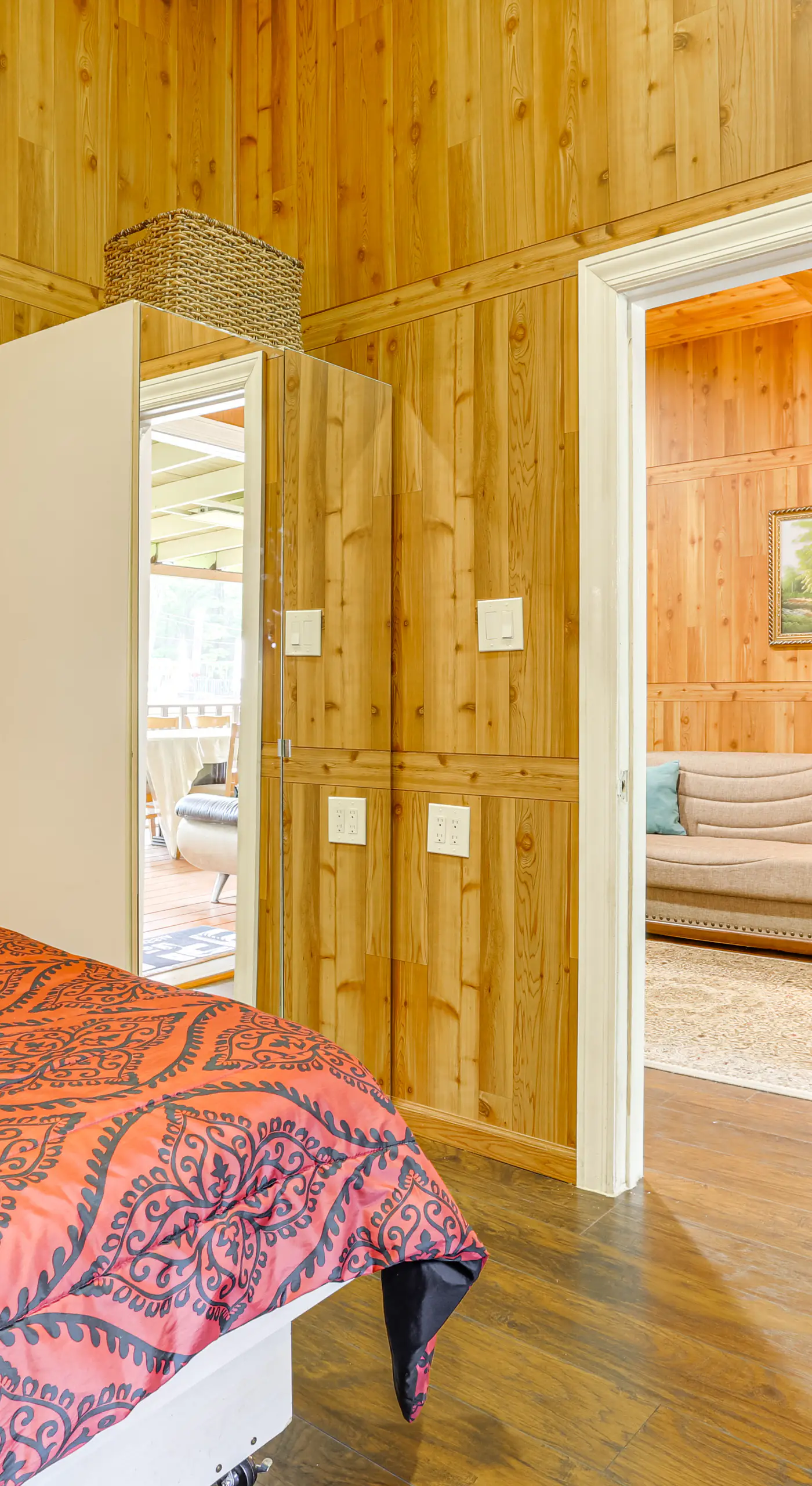 6 Mi to Bethel Woods Center: Cabin Near Shops