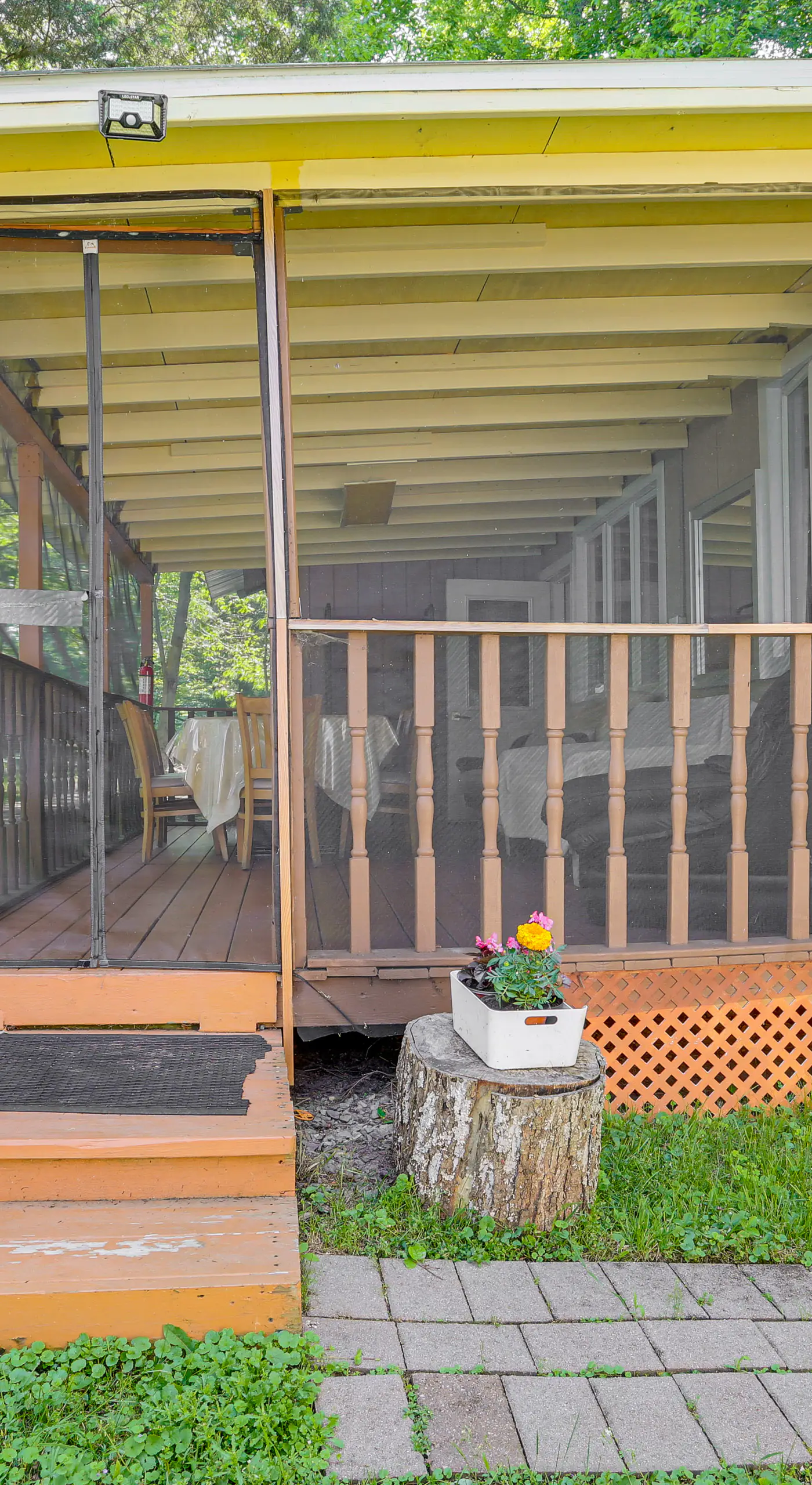 6 Mi to Bethel Woods Center: Cabin Near Shops