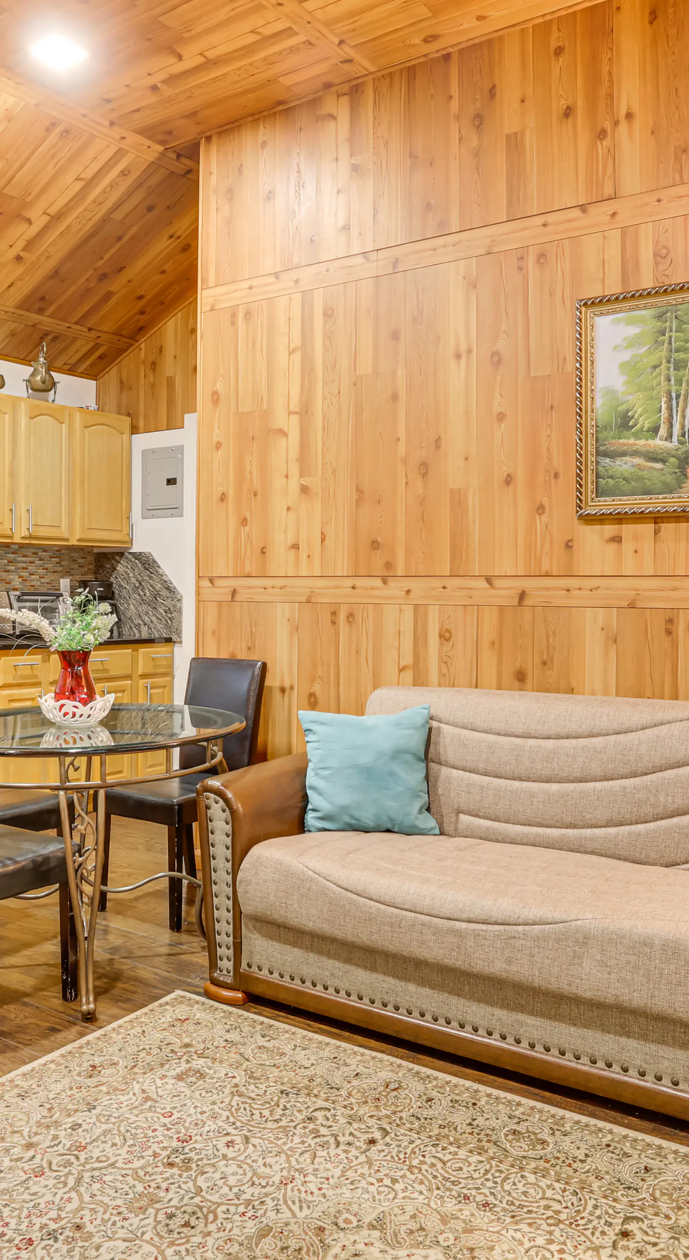 6 Mi to Bethel Woods Center: Cabin Near Shops