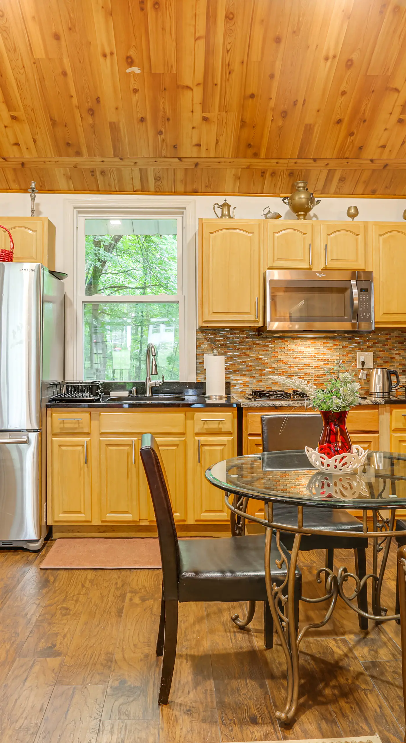 6 Mi to Bethel Woods Center: Cabin Near Shops