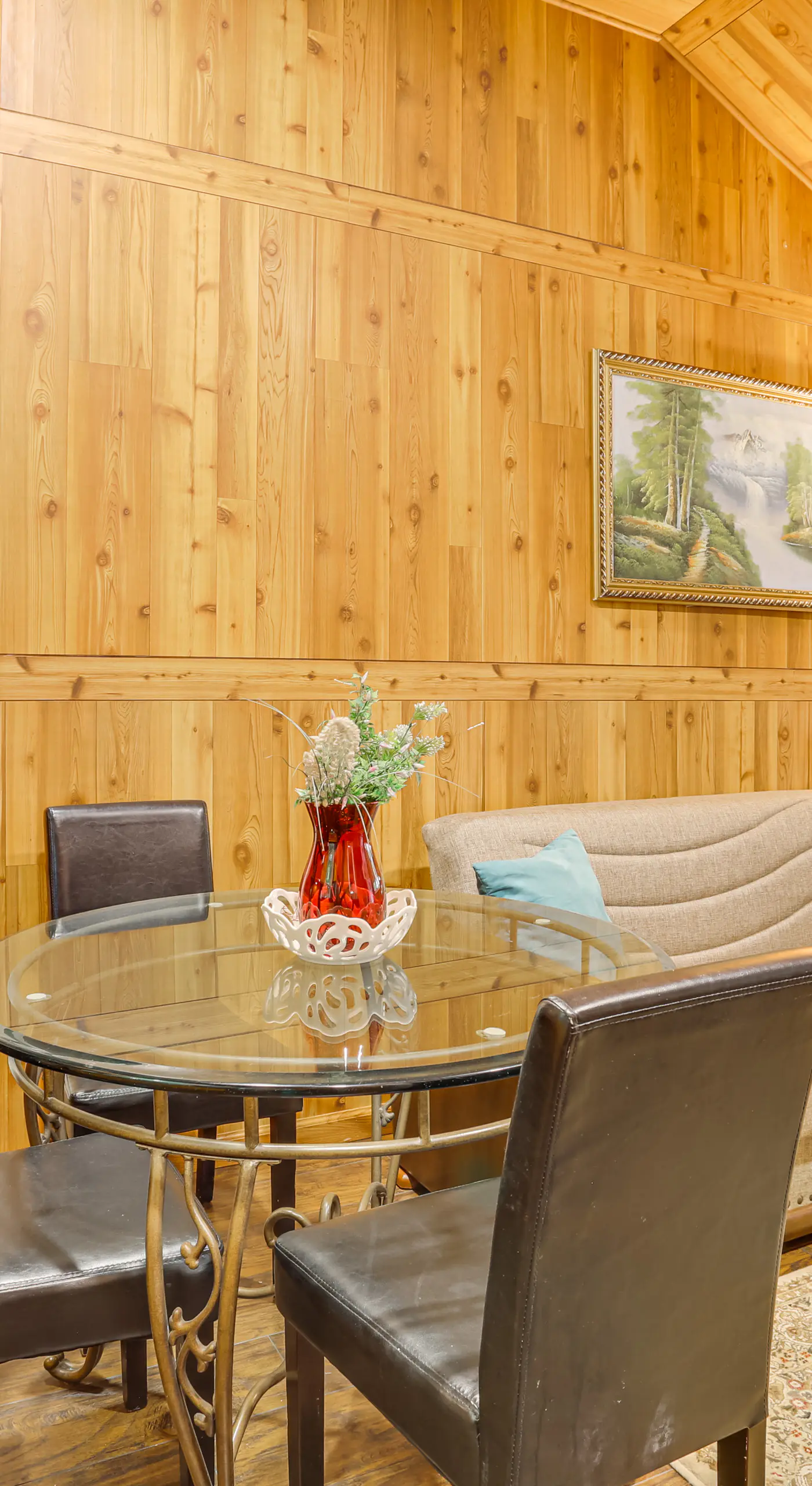 6 Mi to Bethel Woods Center: Cabin Near Shops