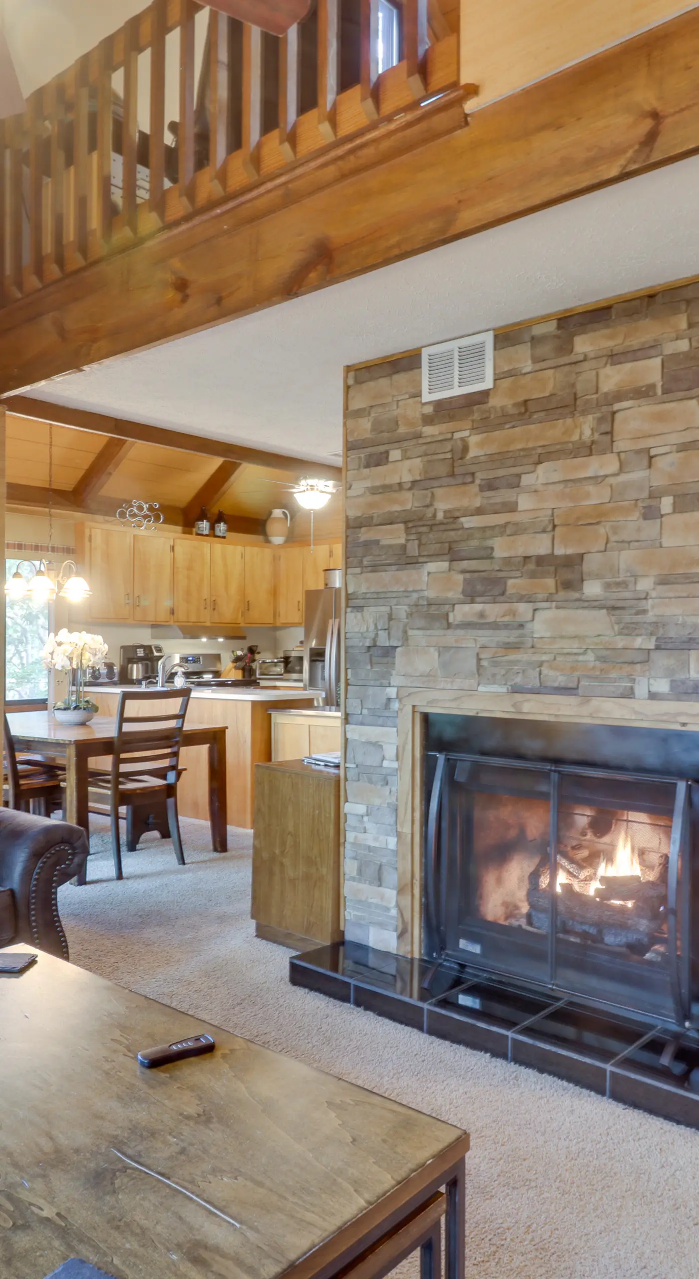 Wintergreen Home w/ Hot Tub, Deck & Mountain Views