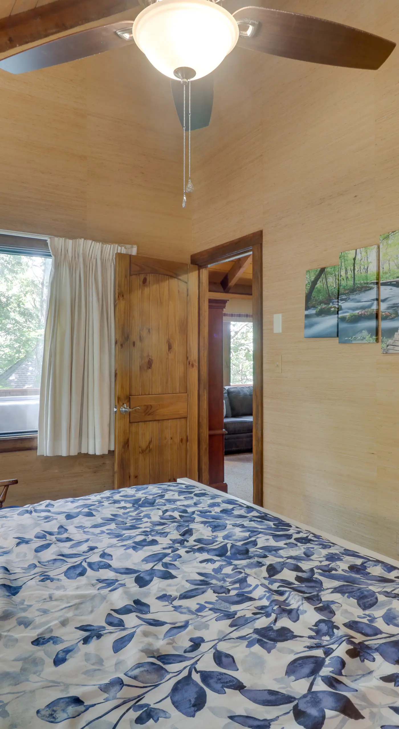 Wintergreen Home w/ Hot Tub, Deck & Mountain Views