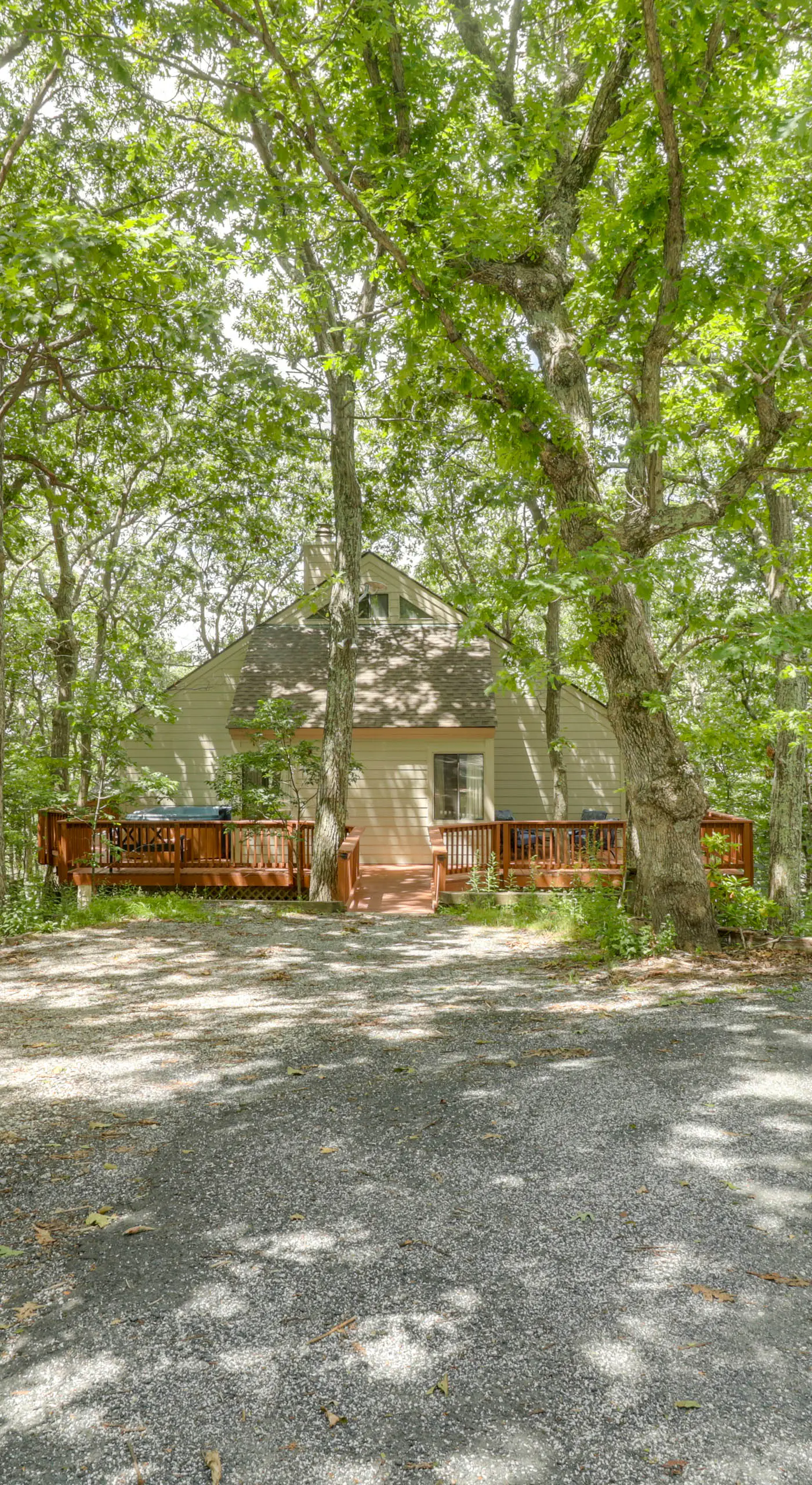 Wintergreen Home w/ Hot Tub, Deck & Mountain Views