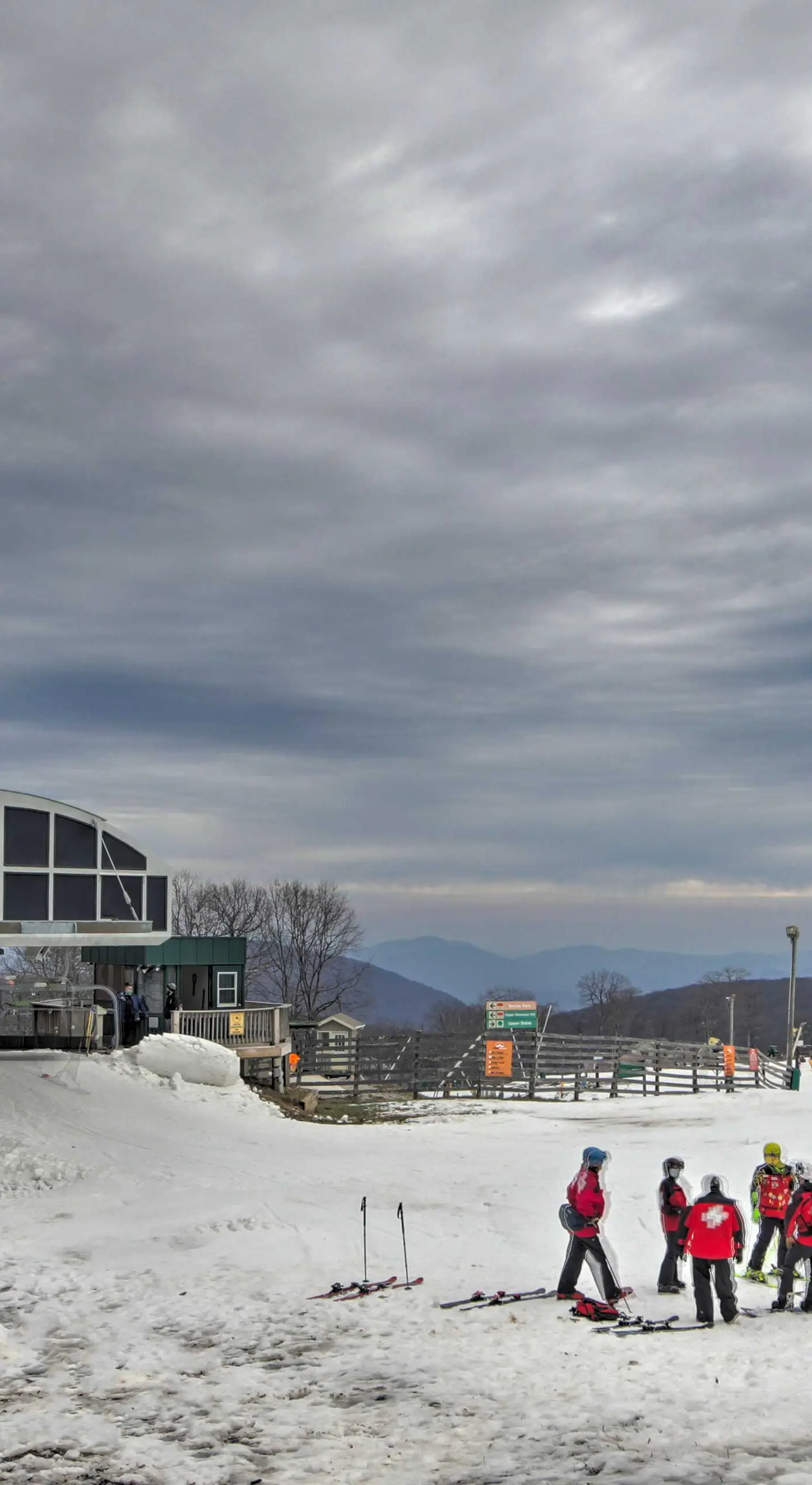 Wintergreen Home w/ Hot Tub, Deck & Mountain Views