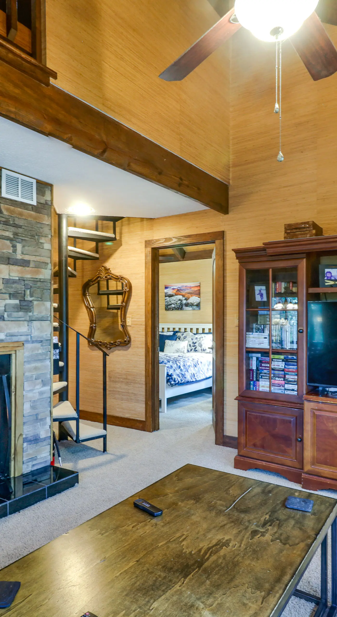 Wintergreen Home w/ Hot Tub, Deck & Mountain Views