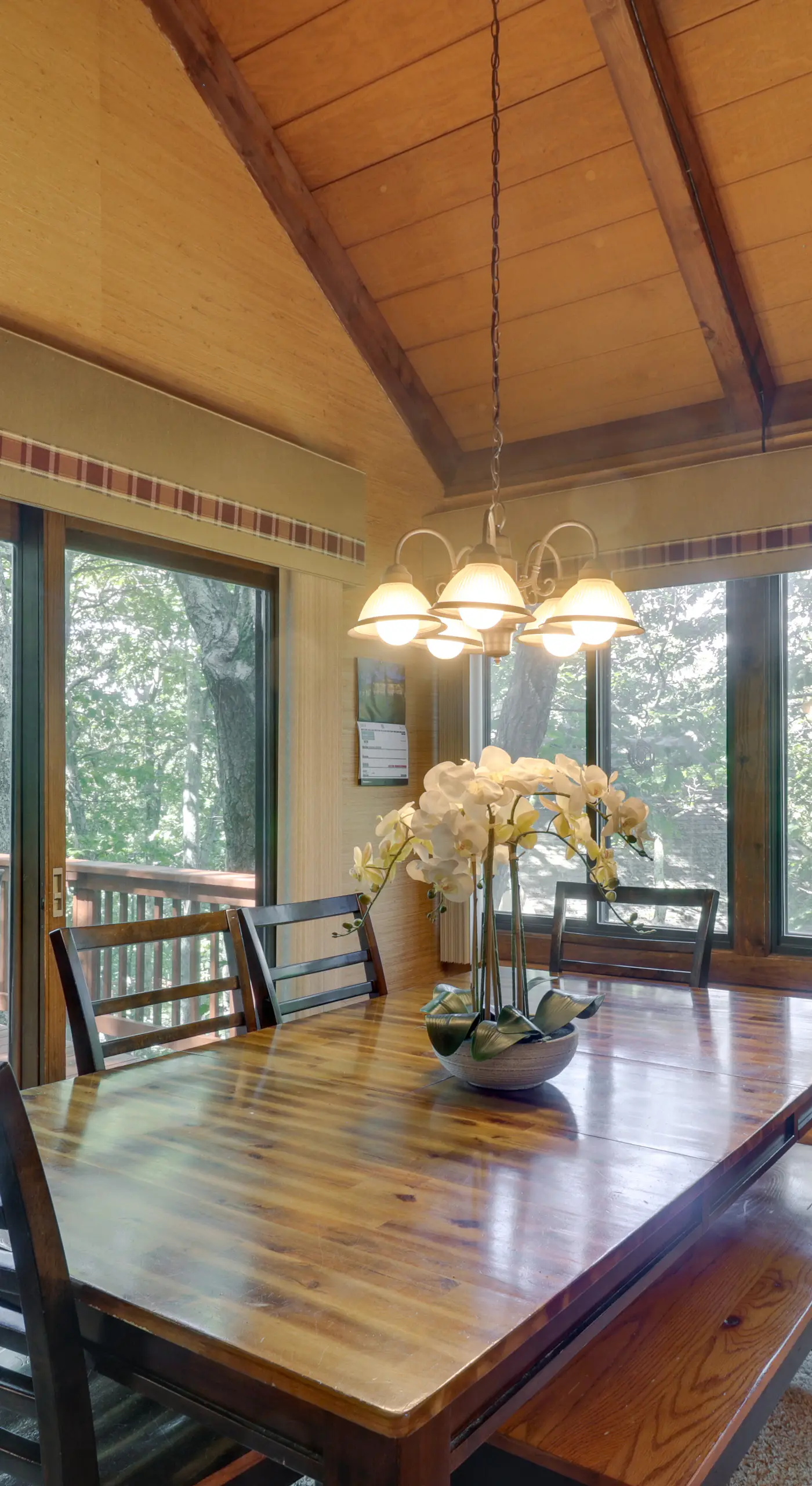 Wintergreen Home w/ Hot Tub, Deck & Mountain Views