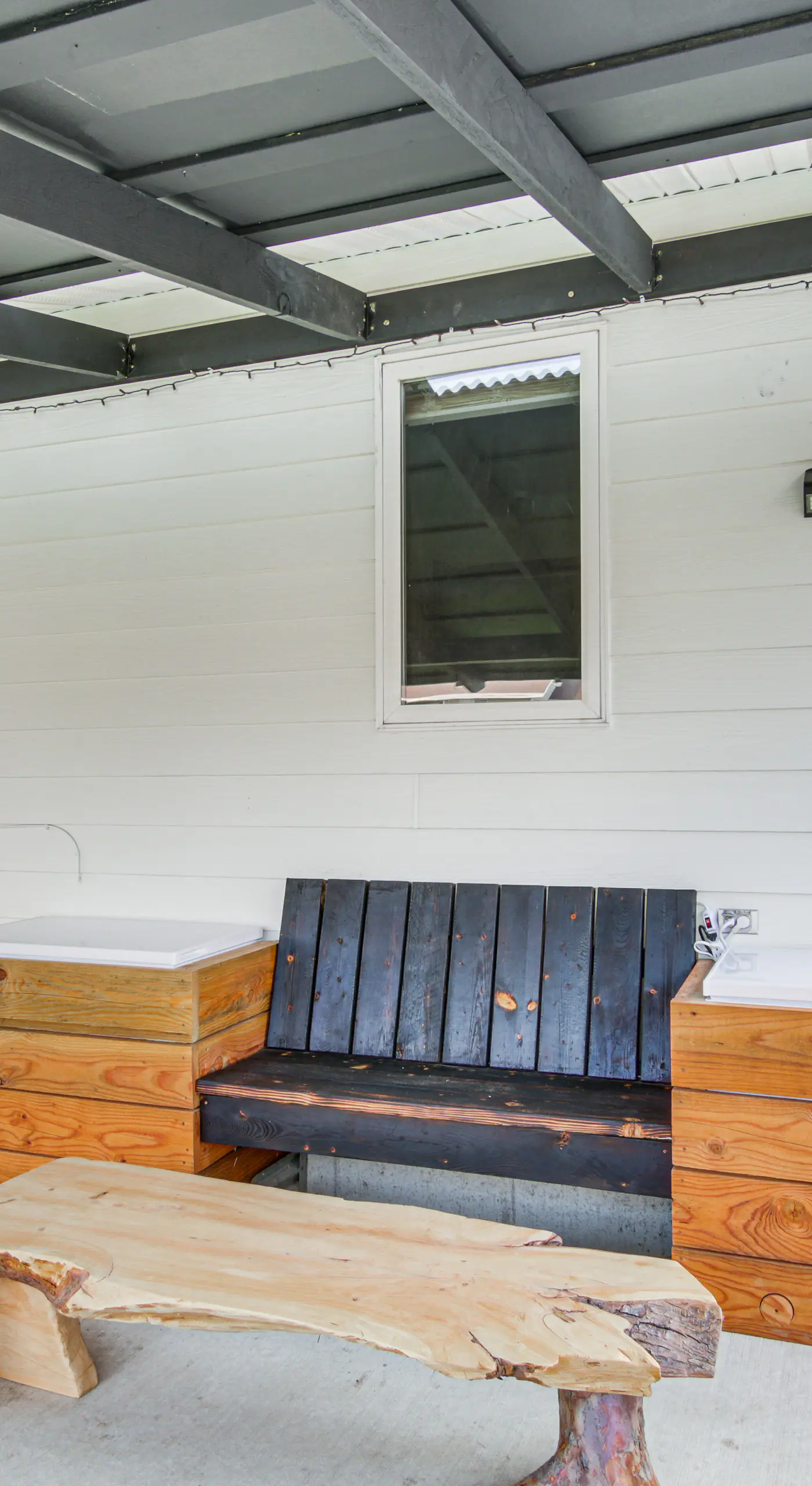 Sauna, Gas Grill & More! Belgrade Duplex