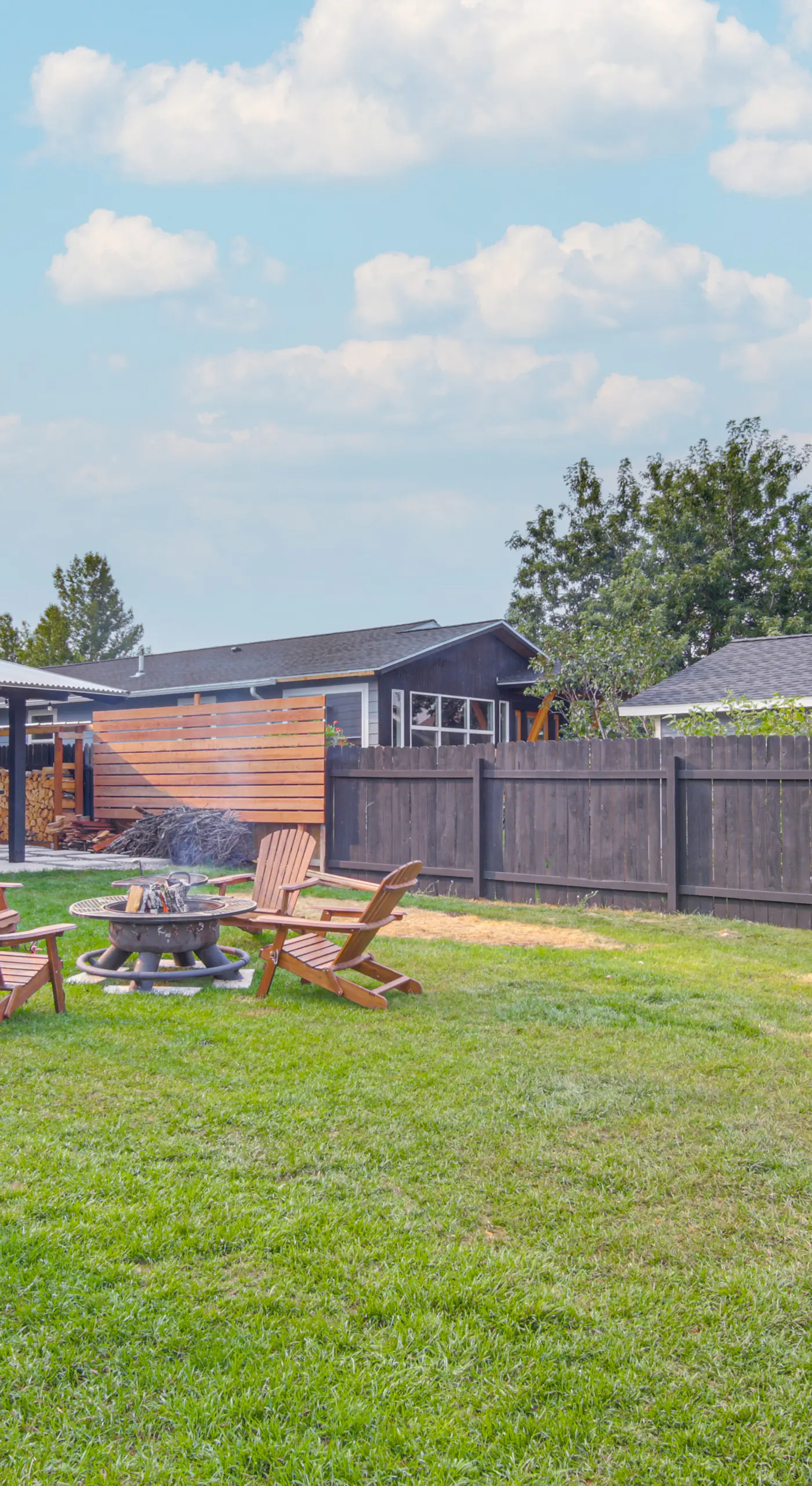 Sauna, Gas Grill & More! Belgrade Duplex
