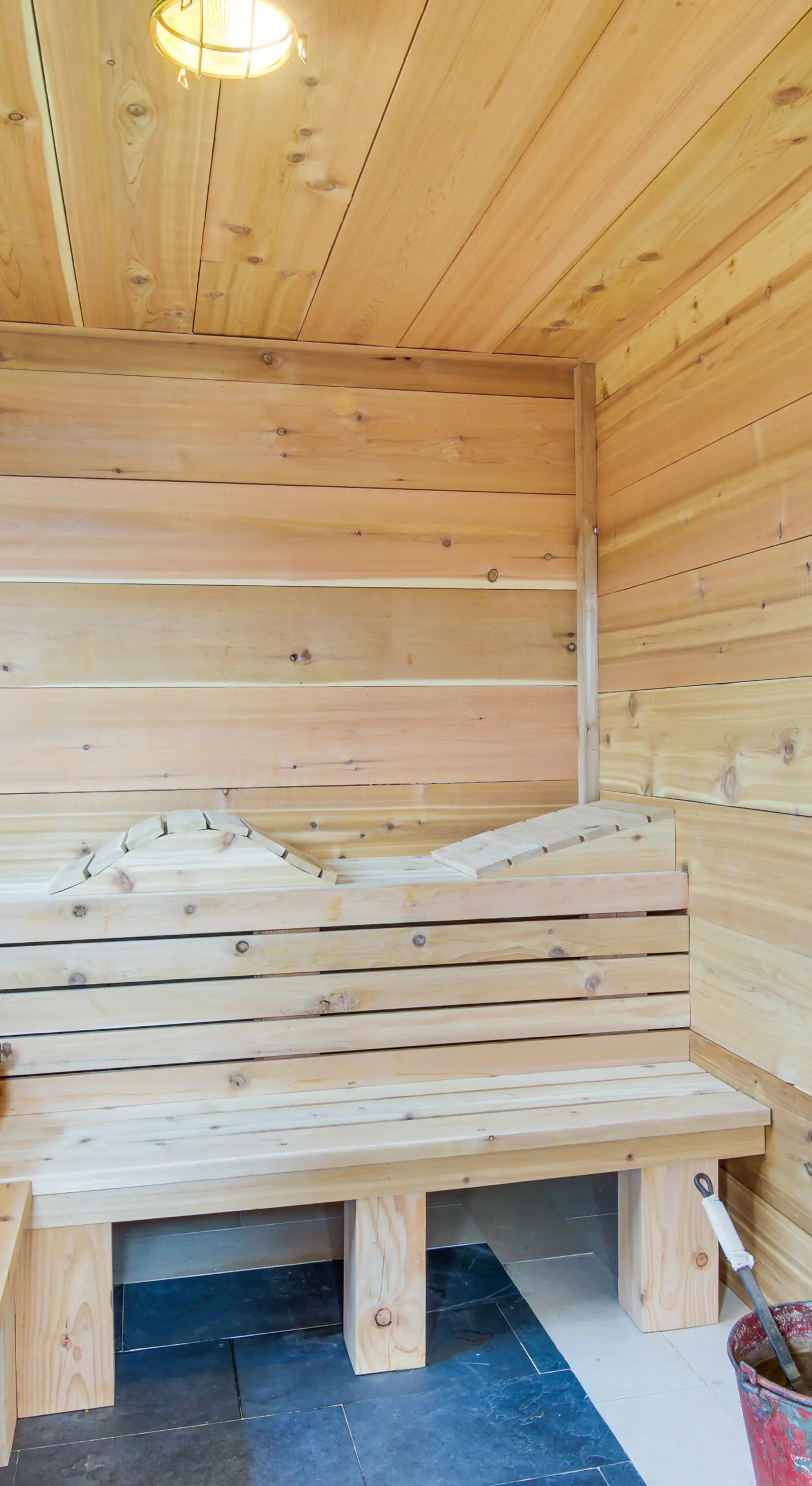 Sauna, Gas Grill & More! Belgrade Duplex