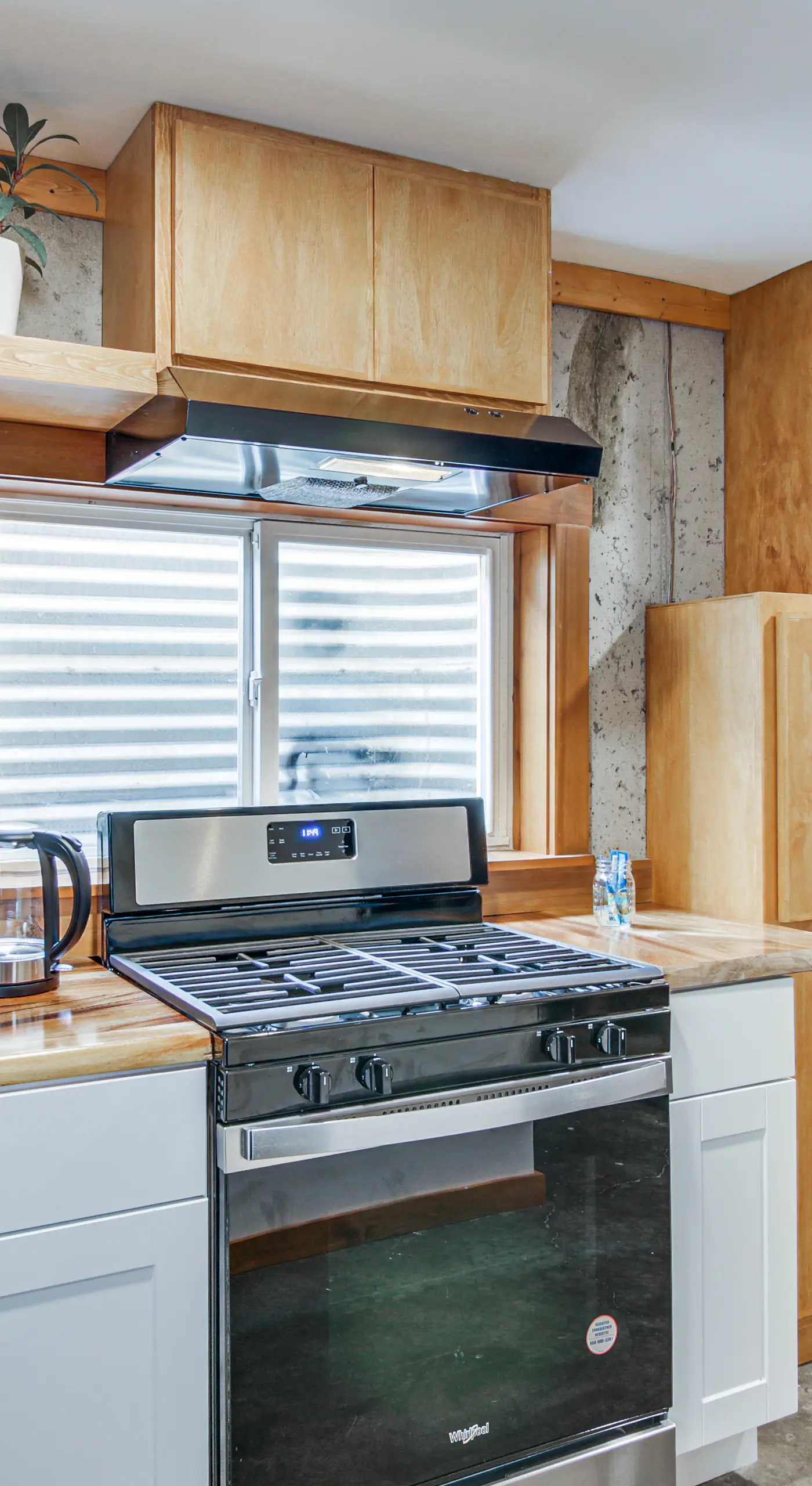 Sauna, Gas Grill & More! Belgrade Duplex