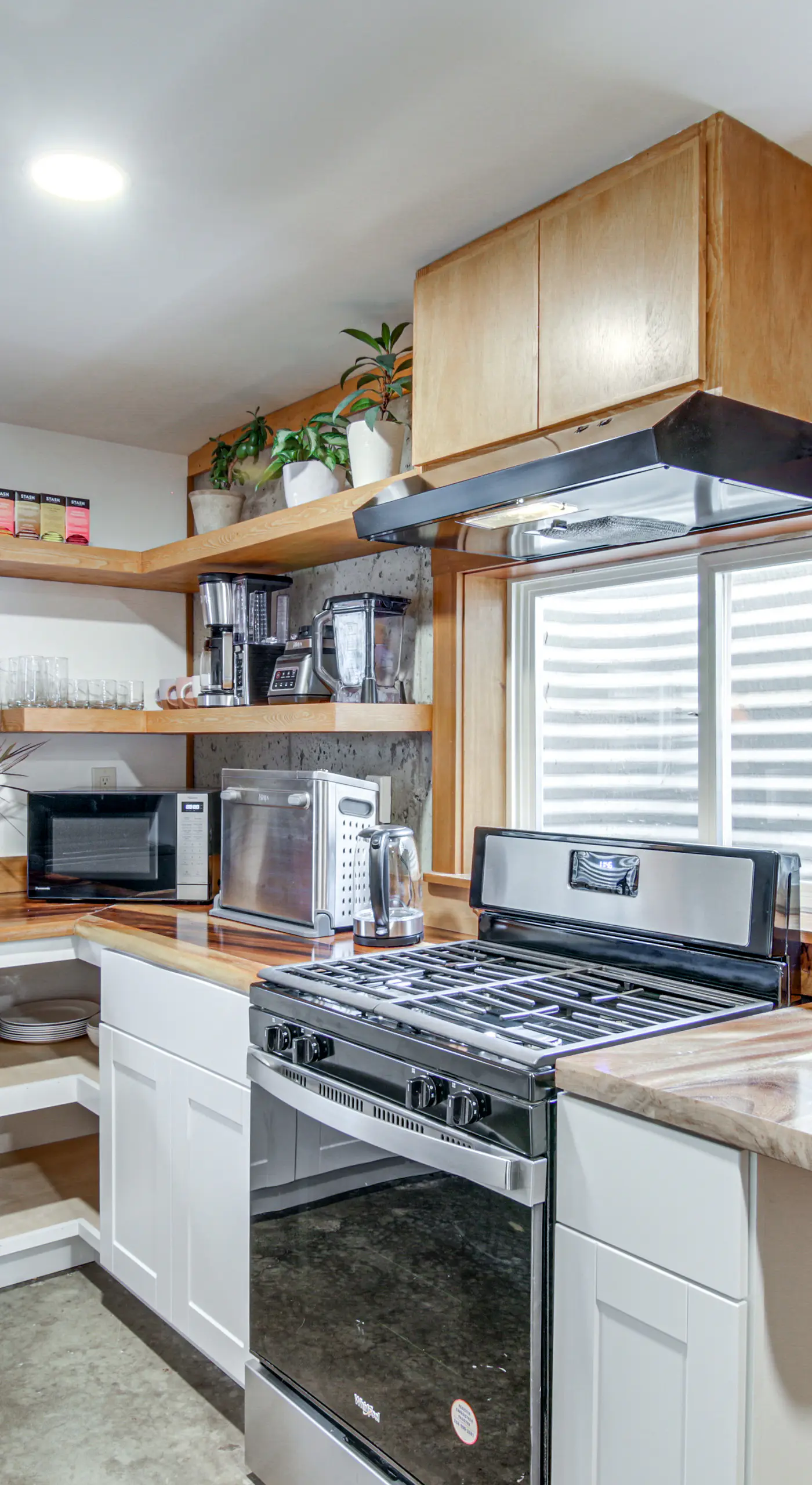 Sauna, Gas Grill & More! Belgrade Duplex