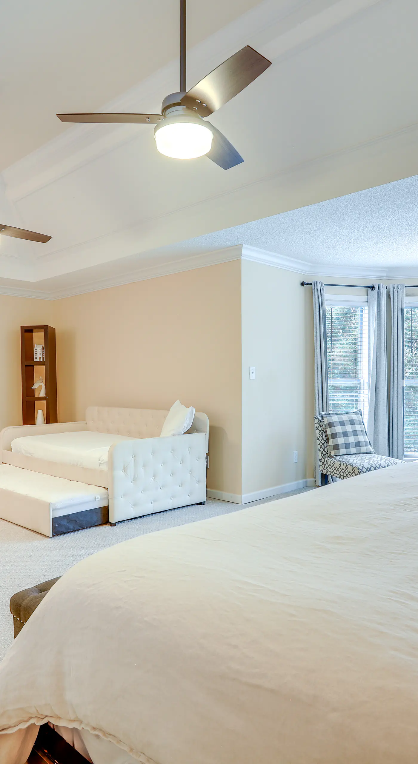 Spacious Stockbridge Manor: Pool Table, 2 Kitchens