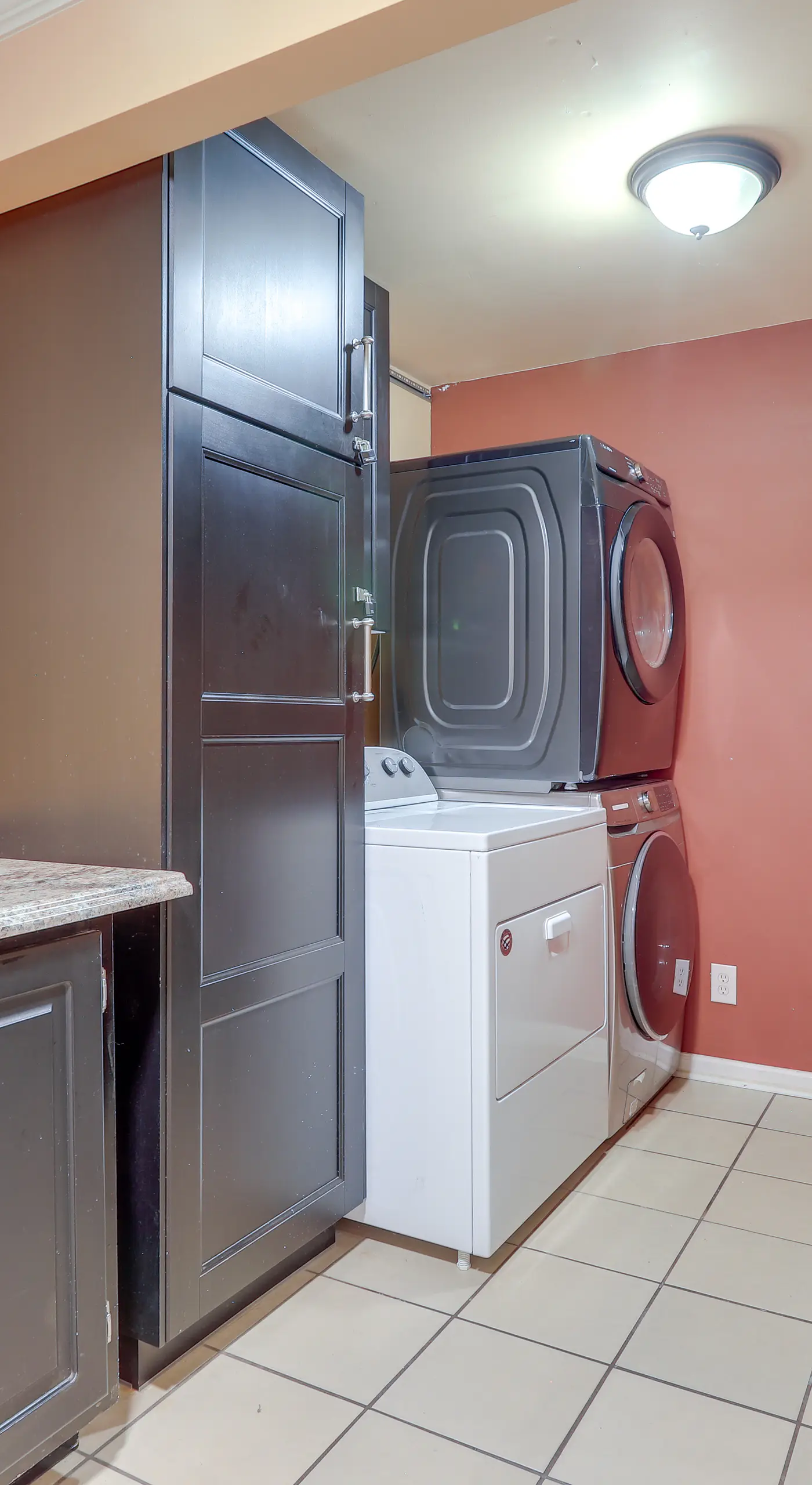 Spacious Stockbridge Manor: Pool Table, 2 Kitchens