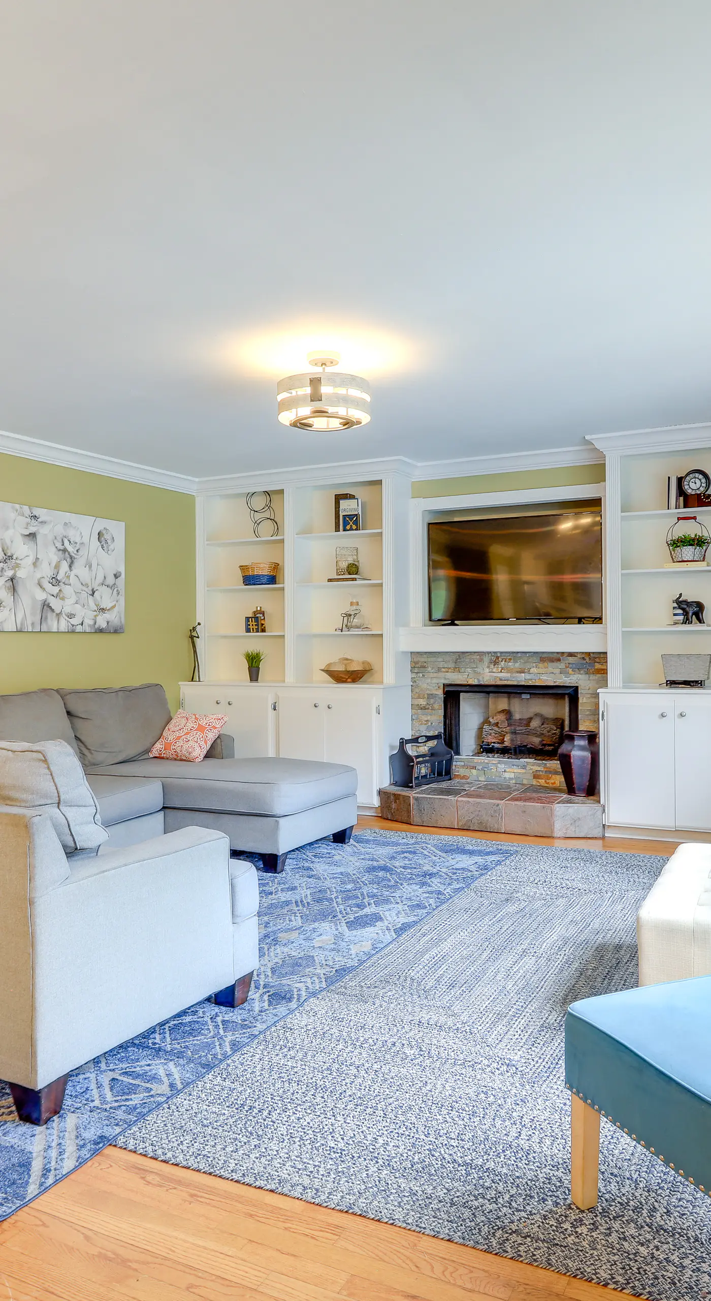 Spacious Stockbridge Manor: Pool Table, 2 Kitchens