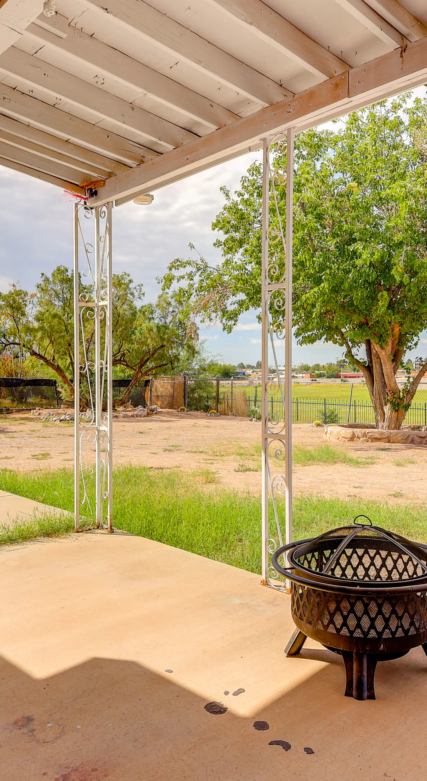 Walk Downtown: Authentic Adobe Home in Las Cruces!