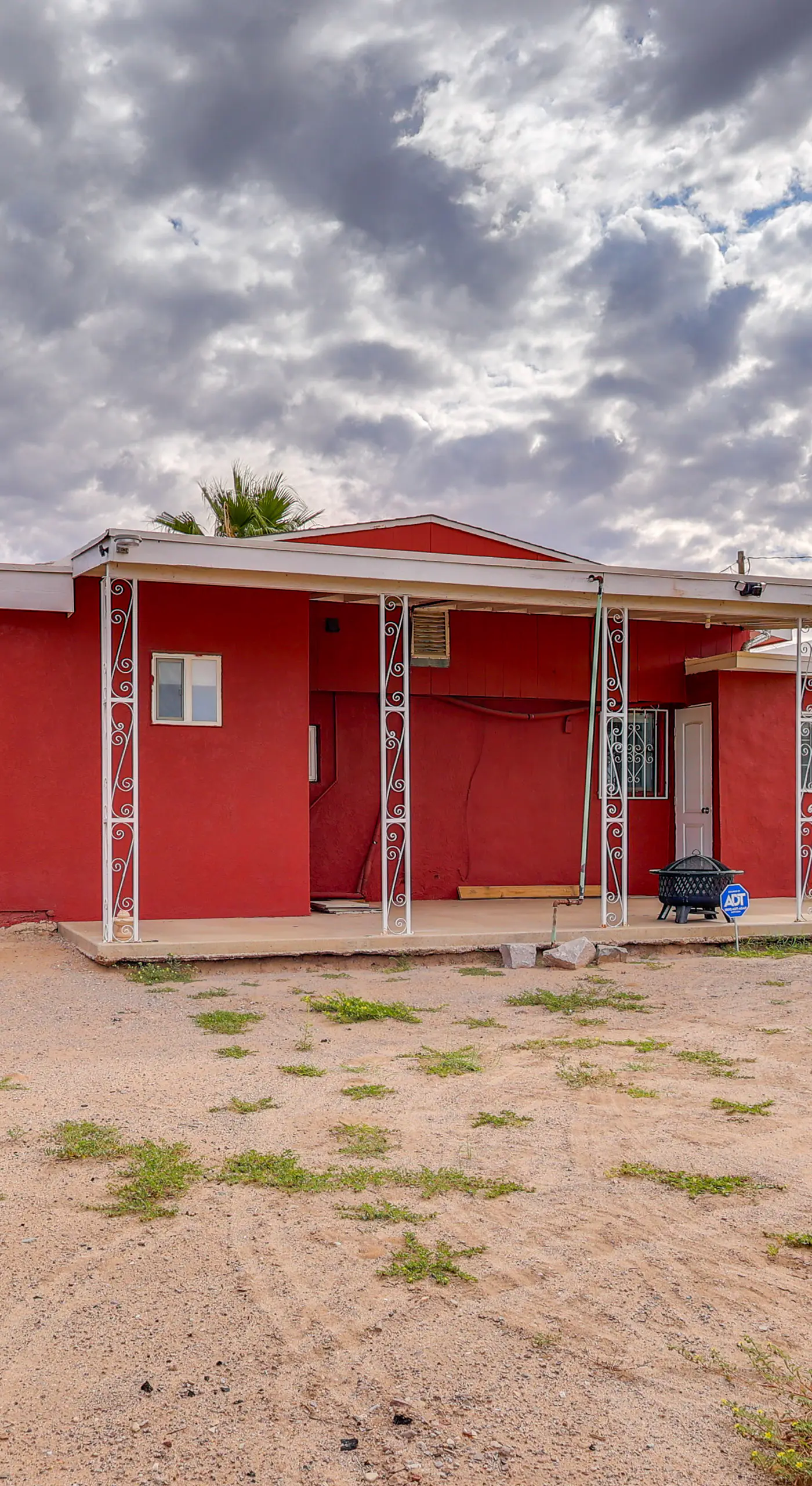 Walk Downtown: Authentic Adobe Home in Las Cruces!