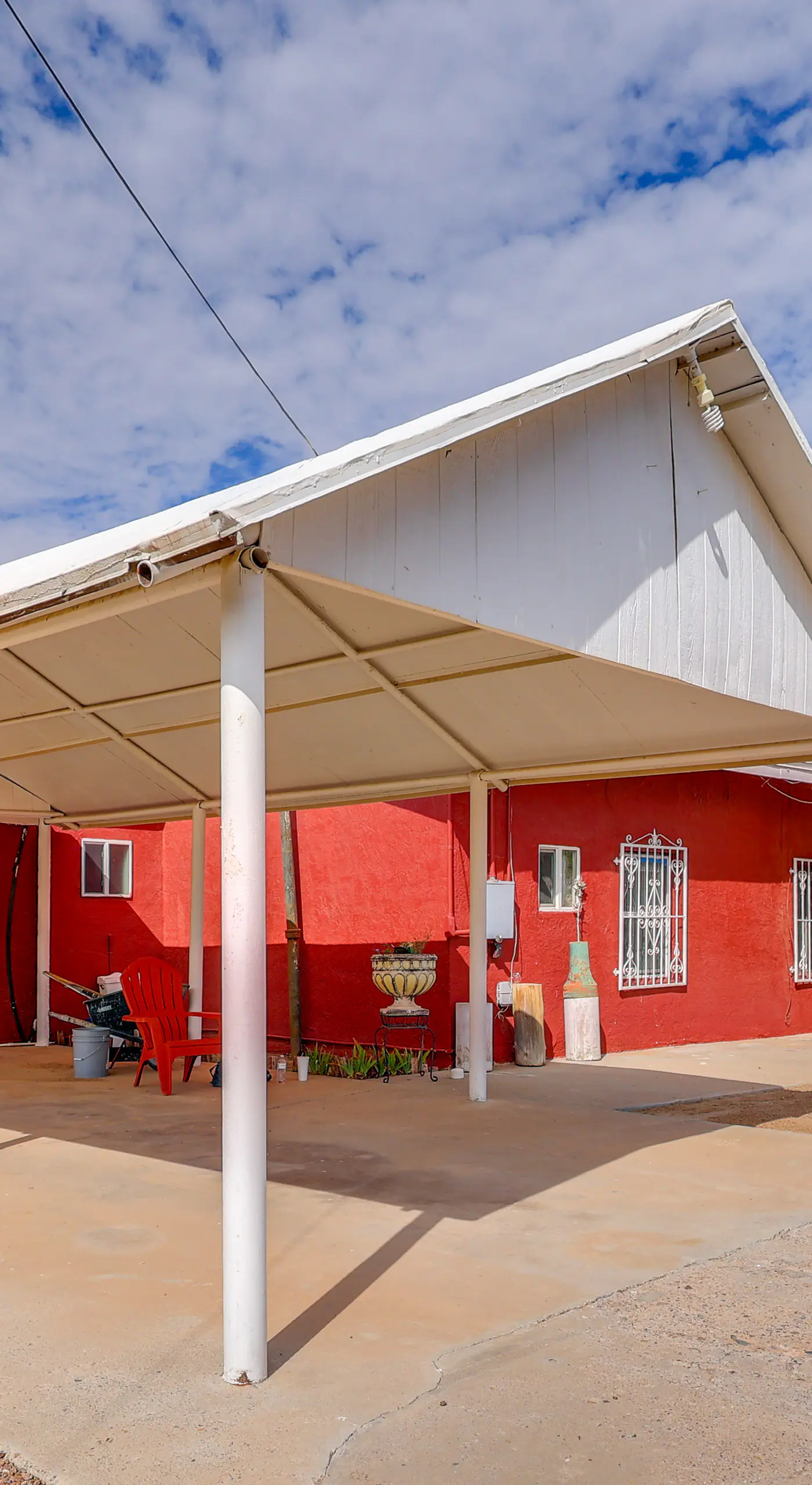 Walk Downtown: Authentic Adobe Home in Las Cruces!