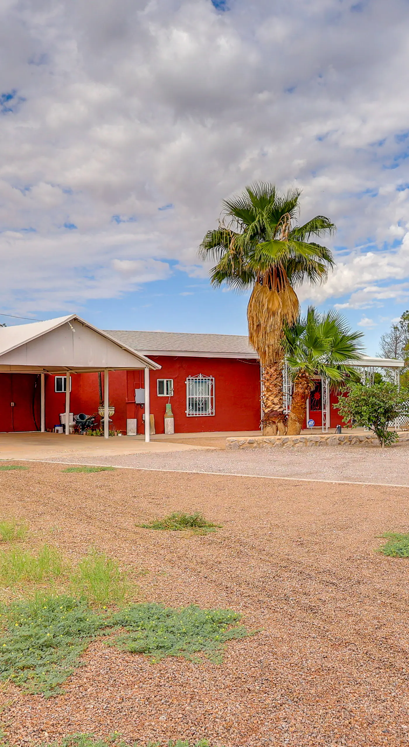 Walk Downtown: Authentic Adobe Home in Las Cruces!
