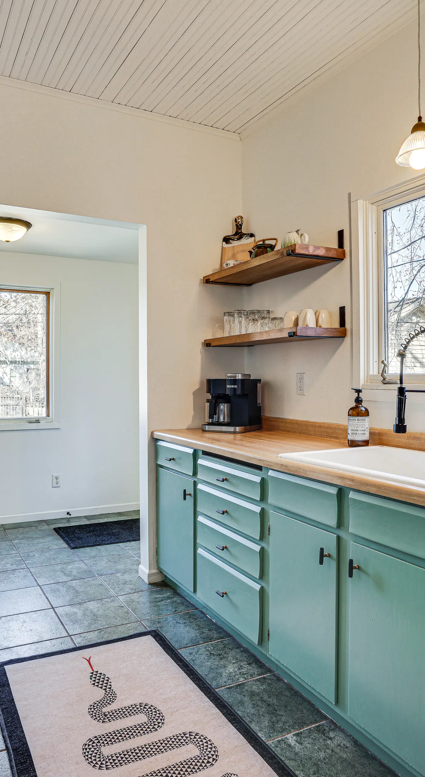 Saint Paul Vacation Rental Near Shopping & Dining!